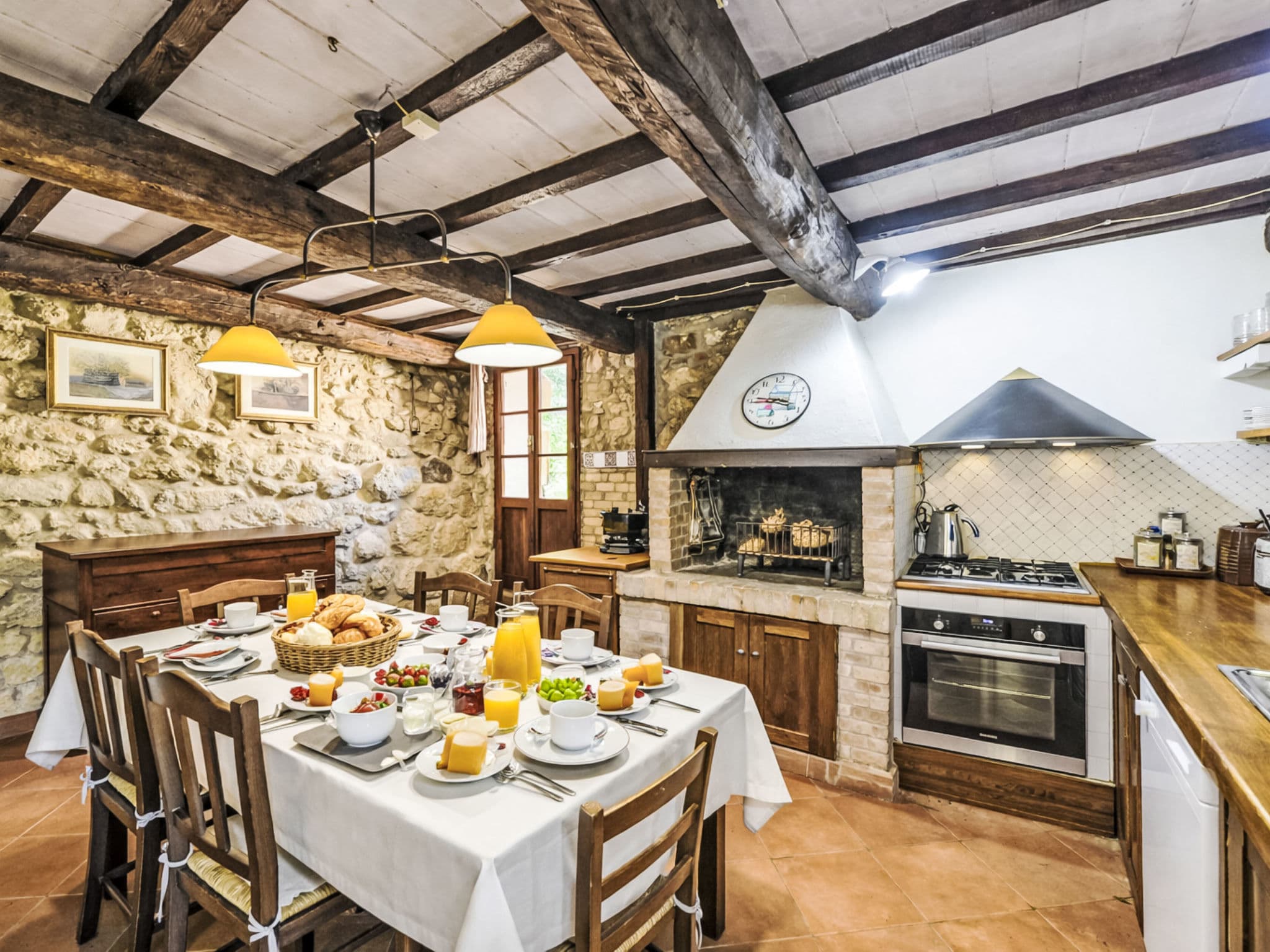 Kitchen / Dining Room