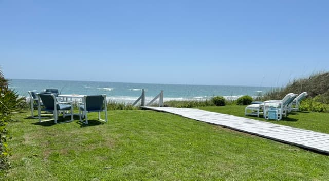 E lawn view