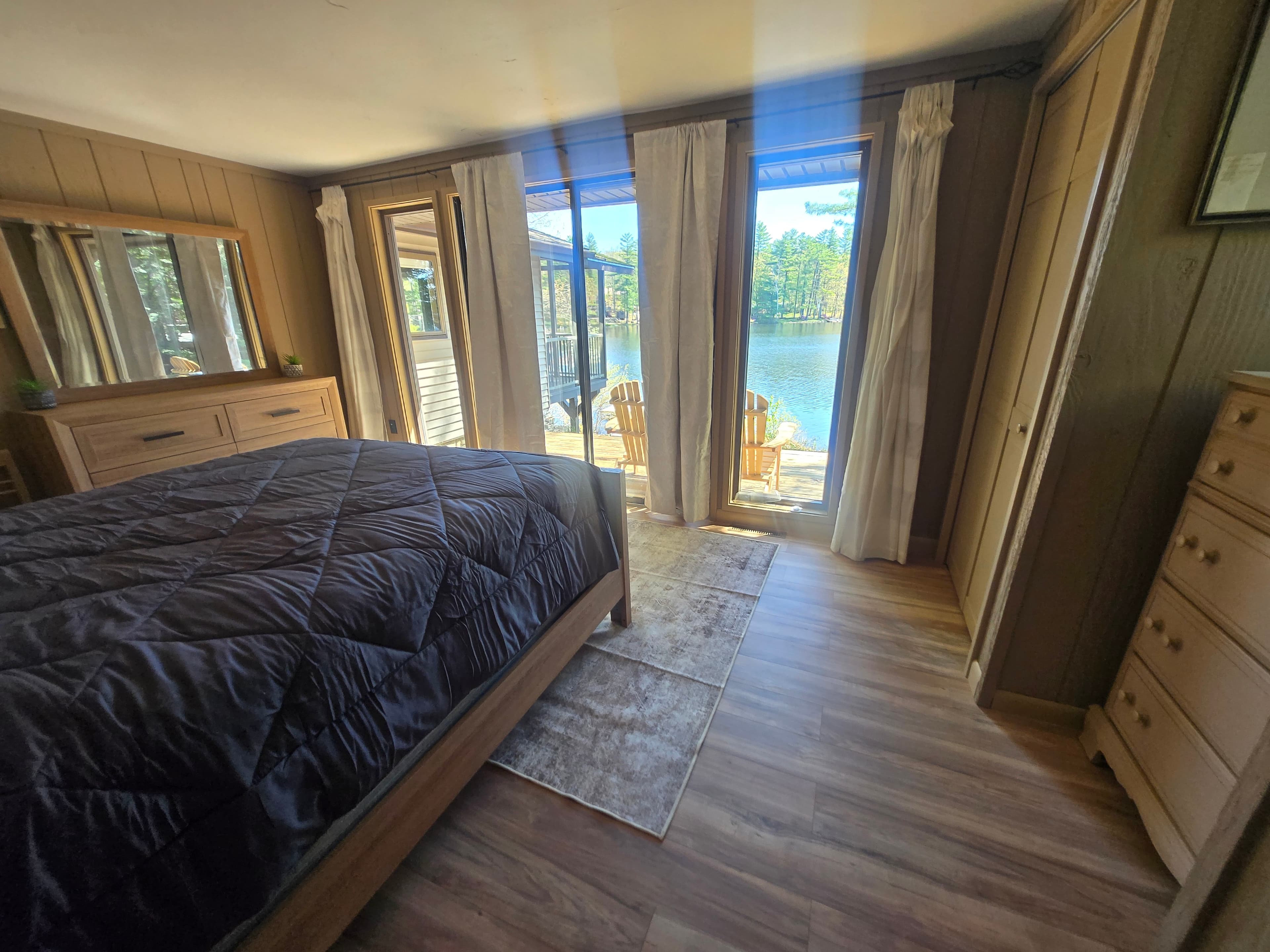 Queen bed