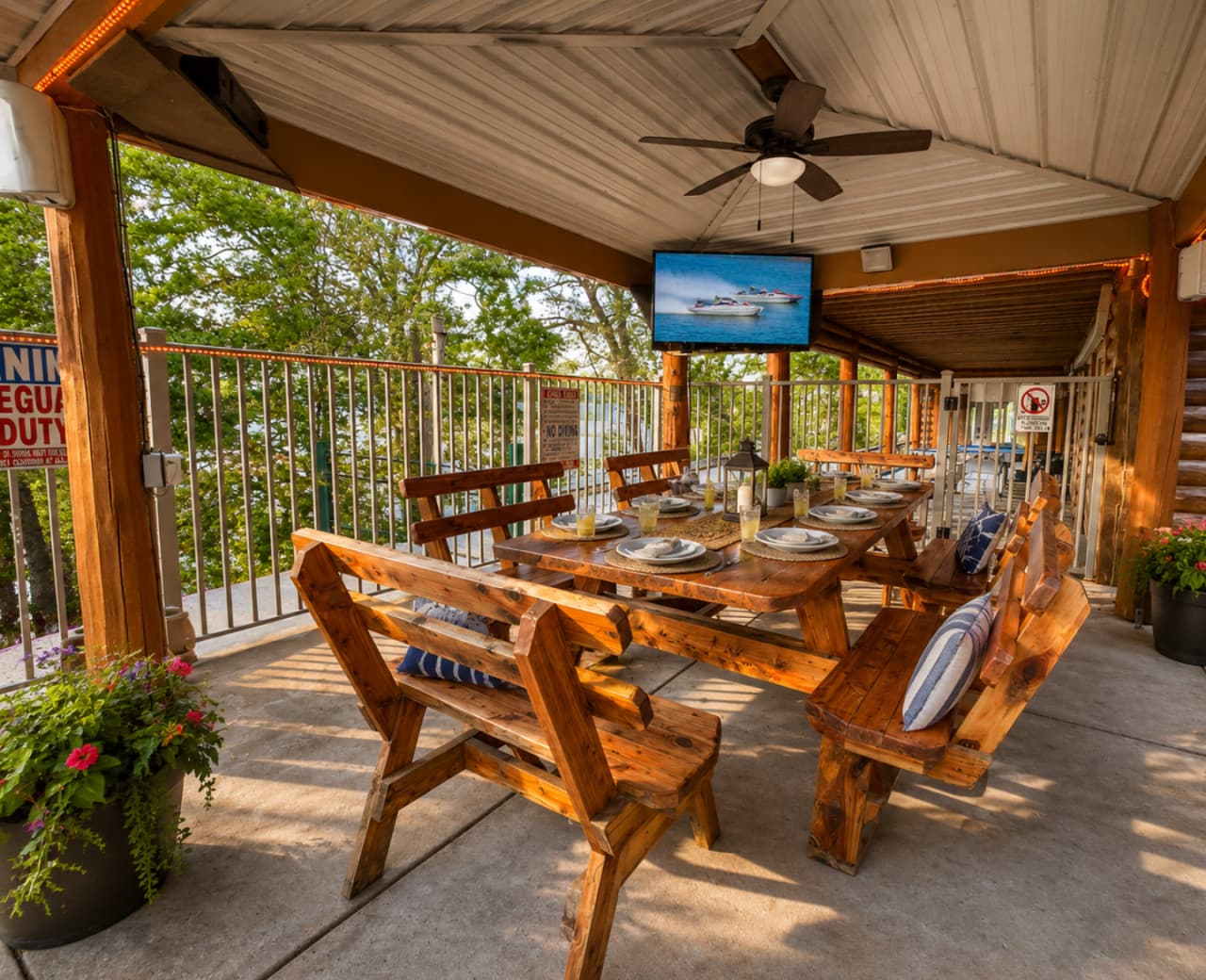 outdoordining.png