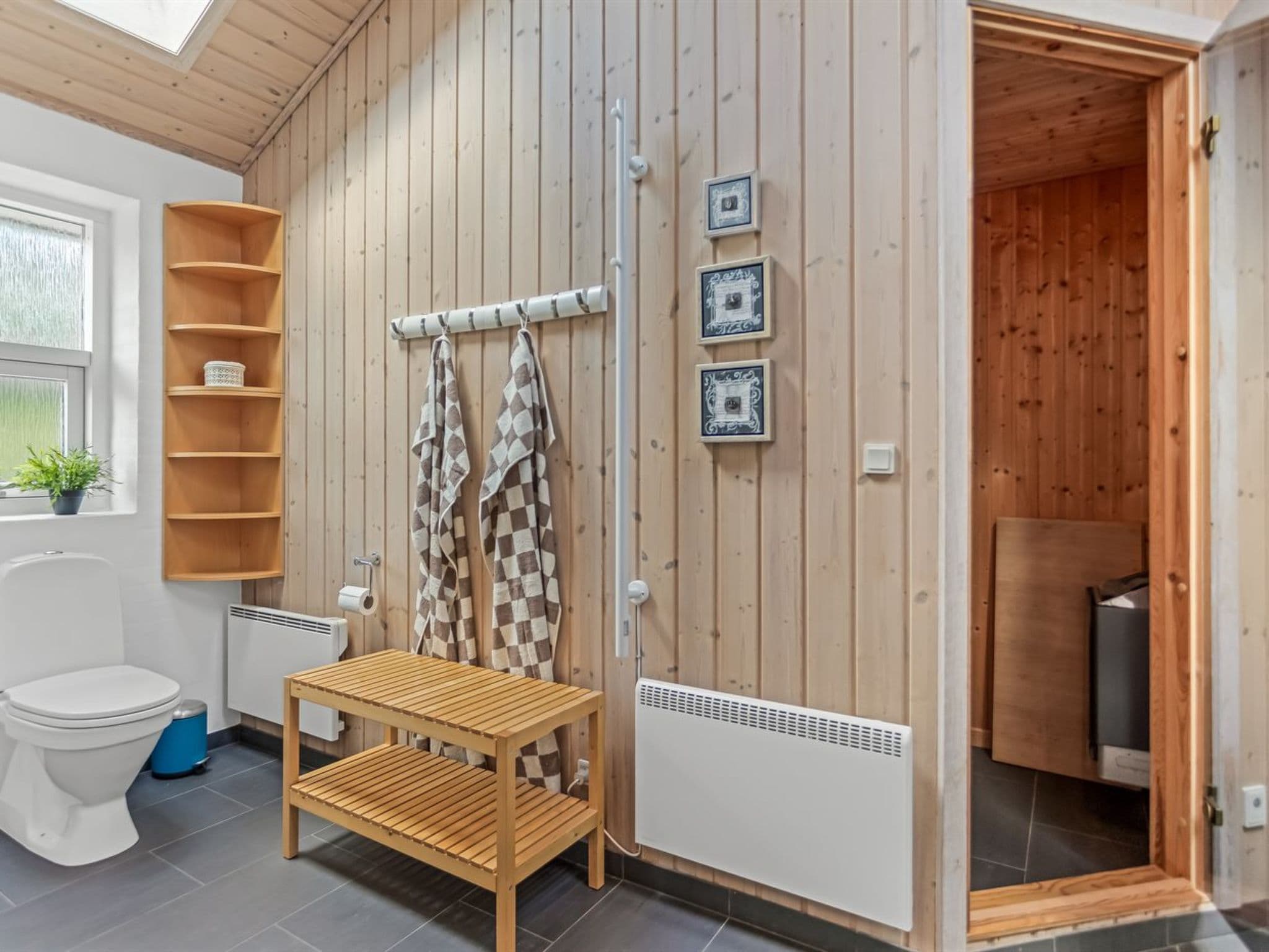 Bathroom / Wellness