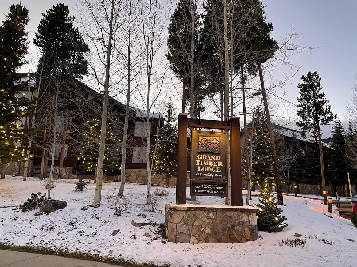 Grand Timber Lodge