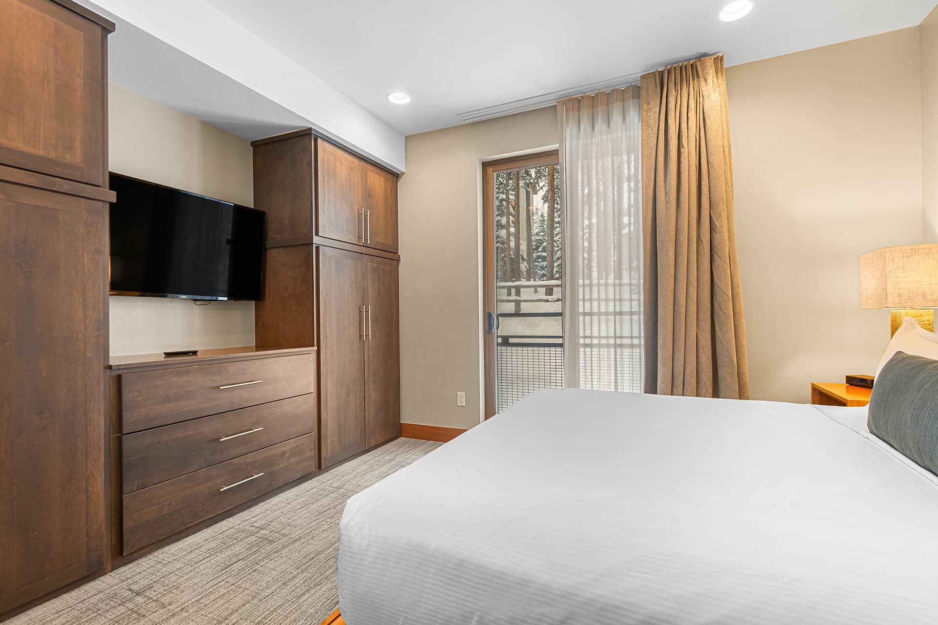 Suite bedroom storage