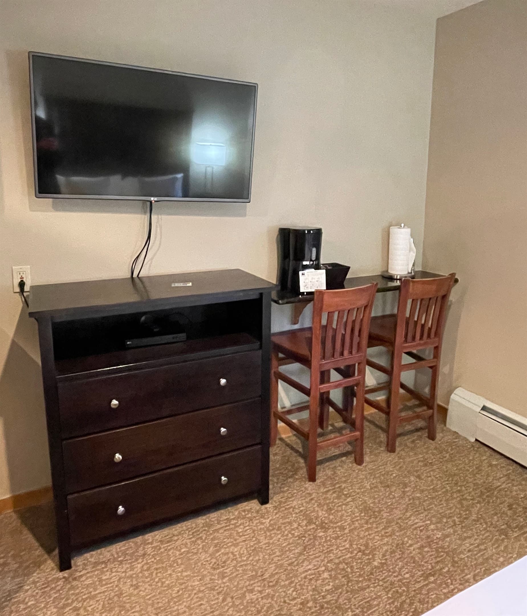 TV - small dining space