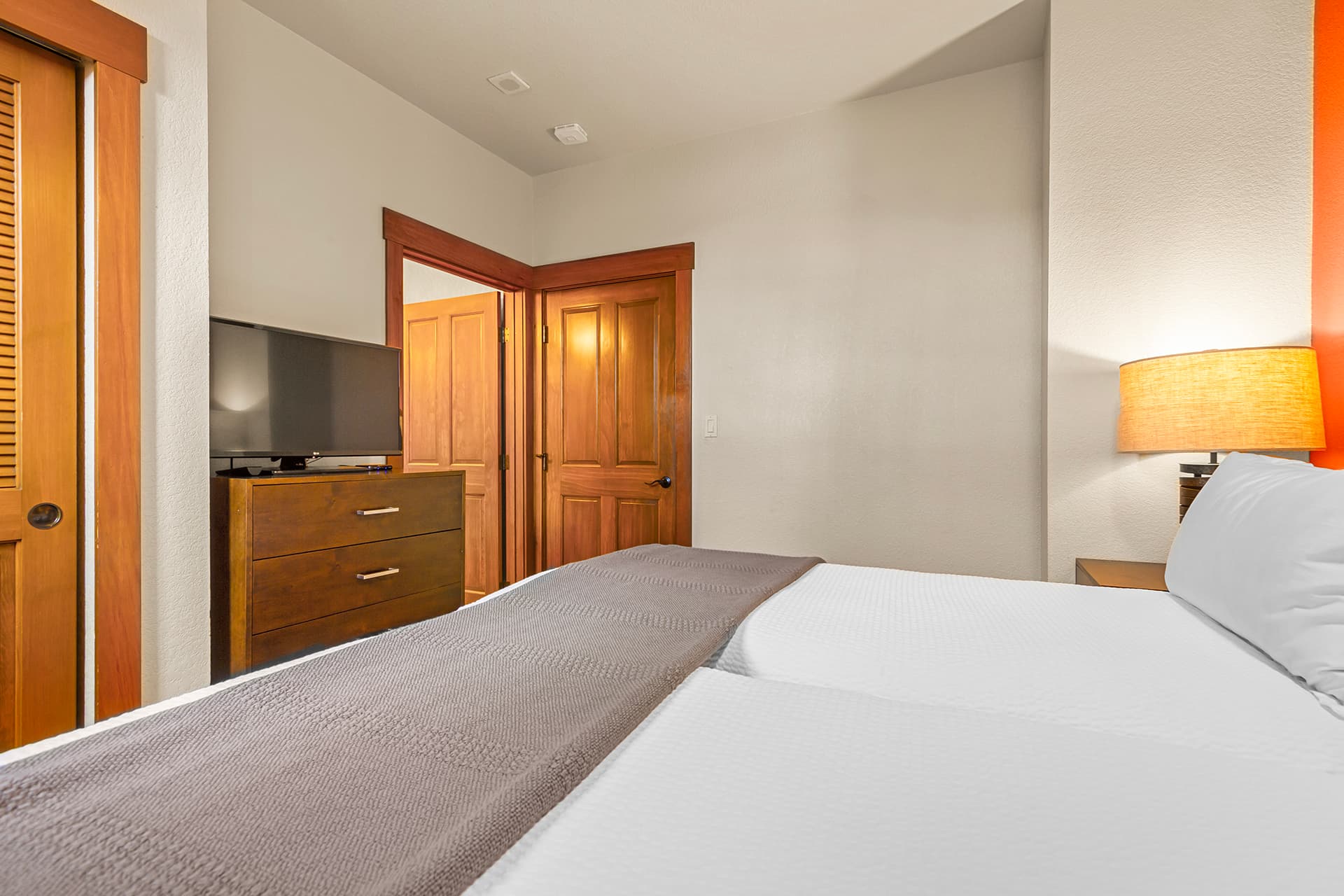 2nd bedroom with ensuite