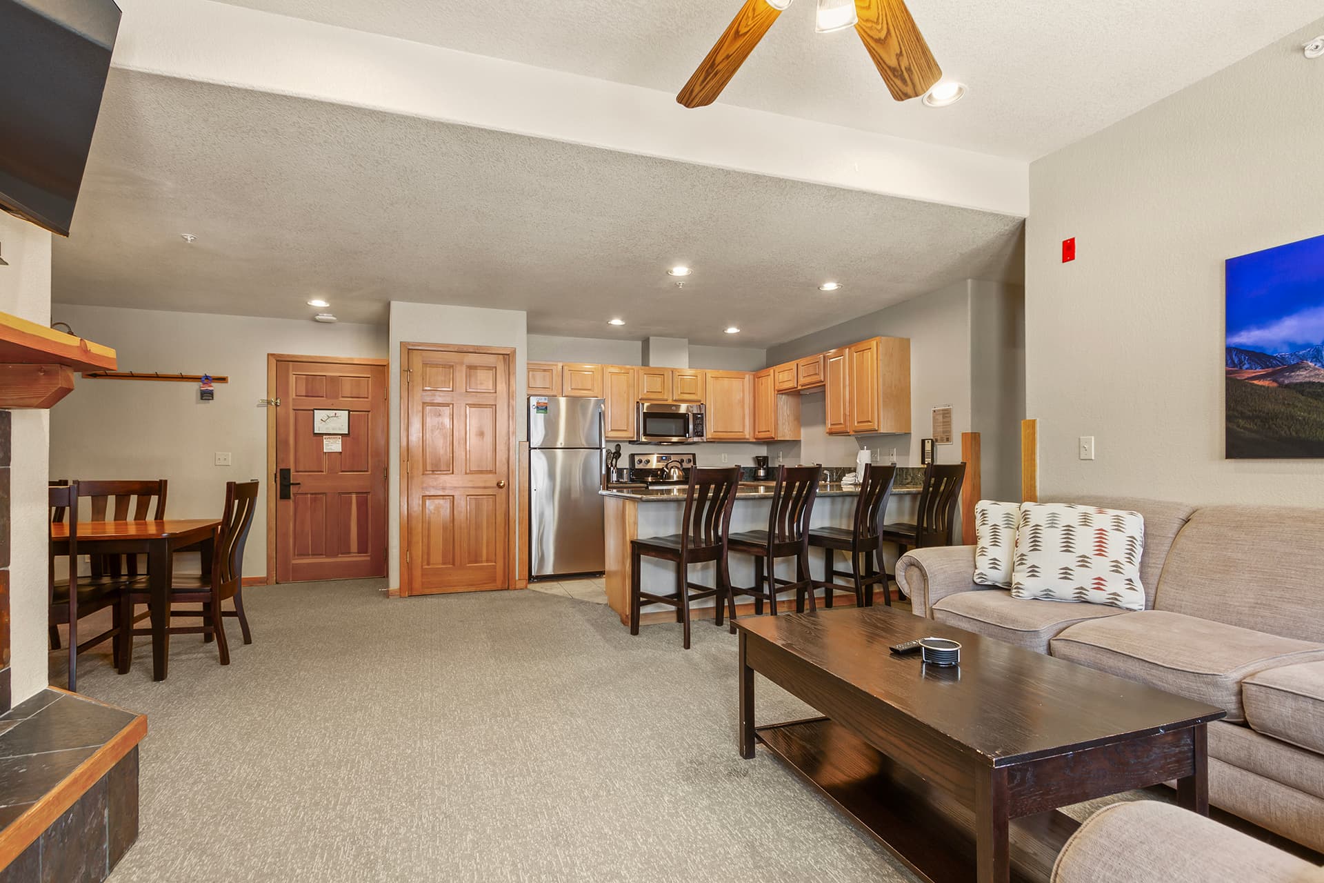 Living/Dining area