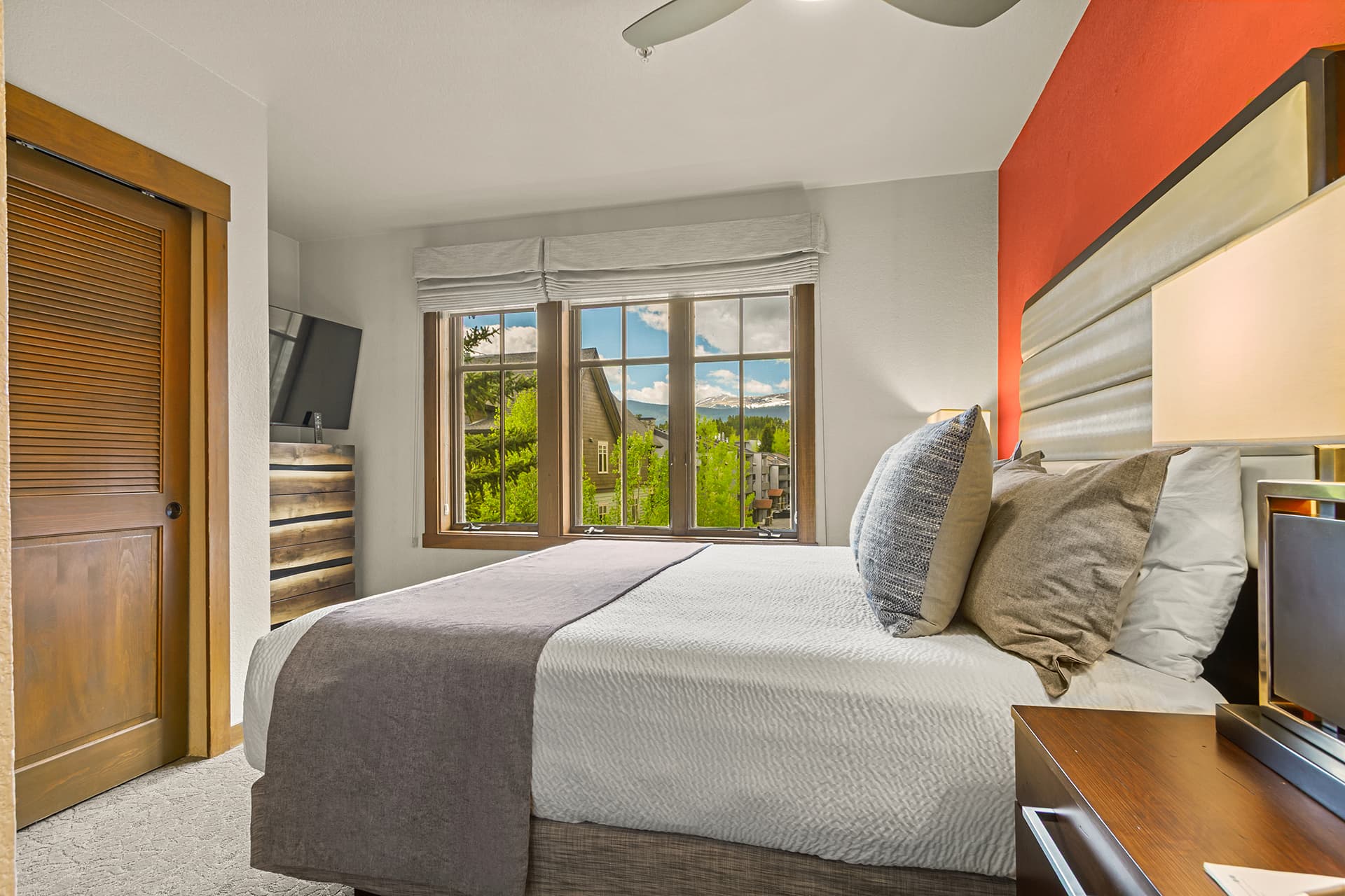 Master king bedroom