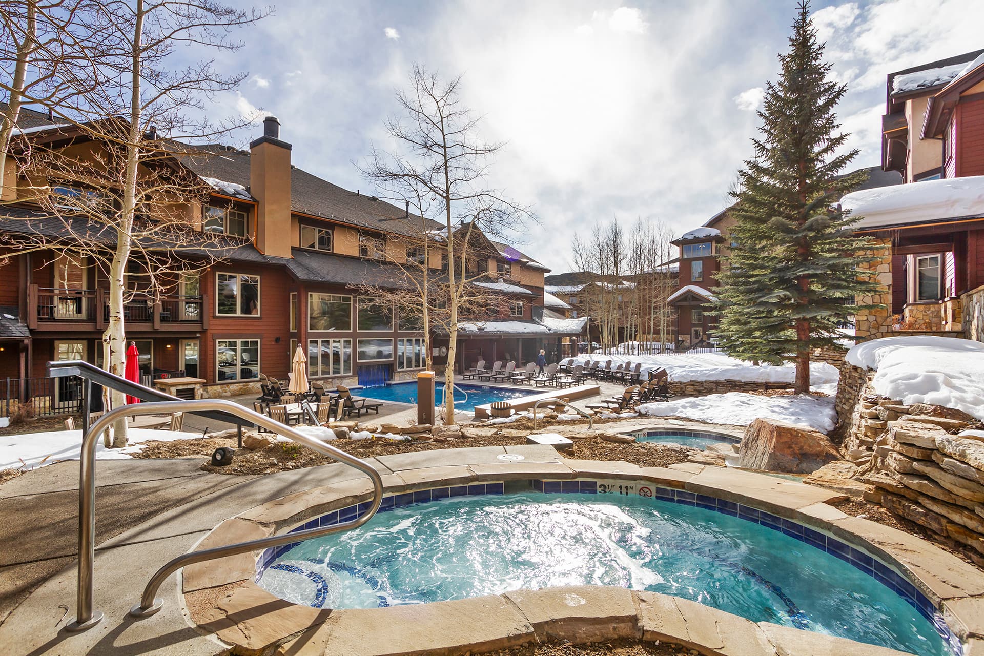 outdoor hot tubs