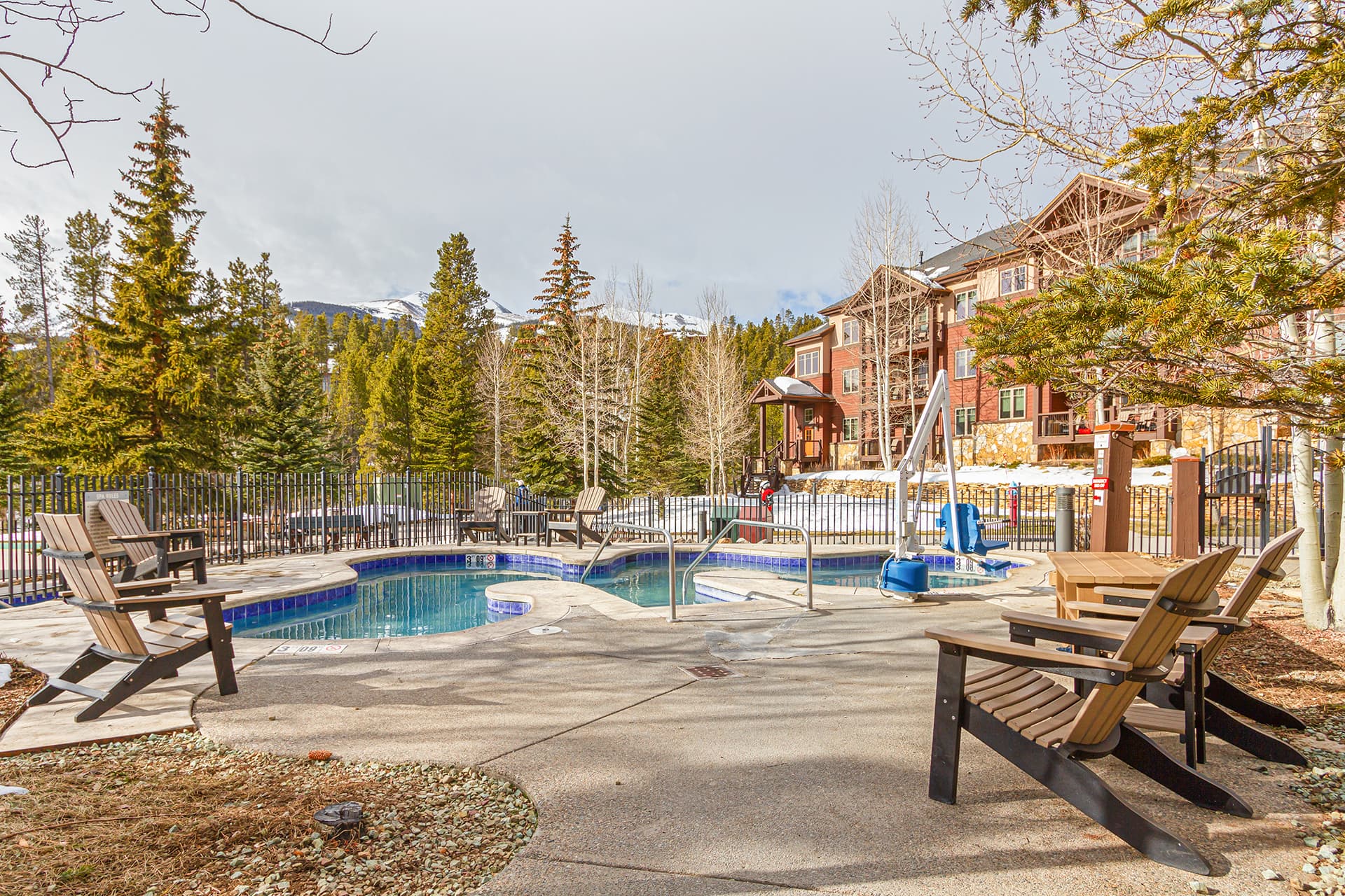 Outdoor hot tubs