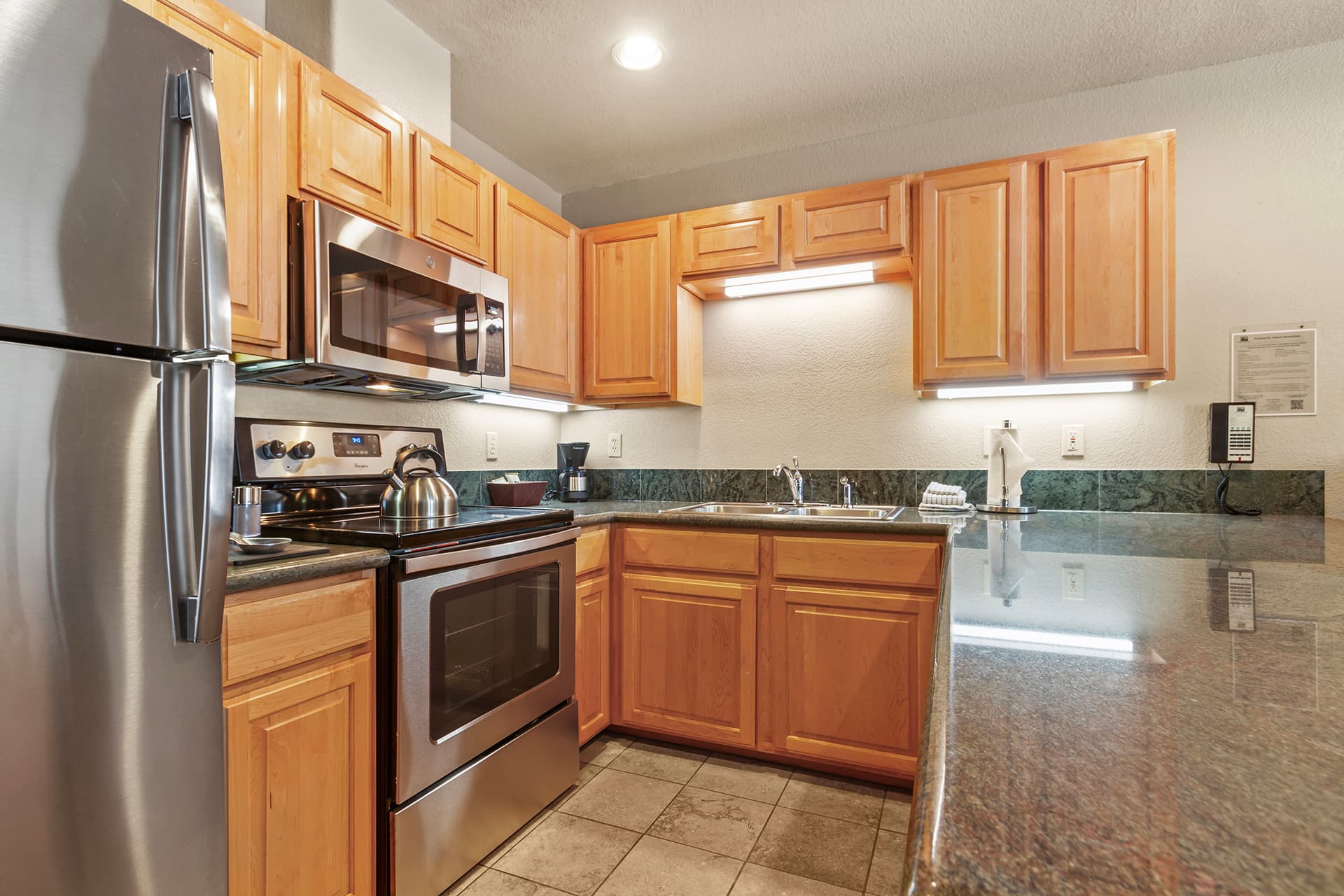 Full size kitchen