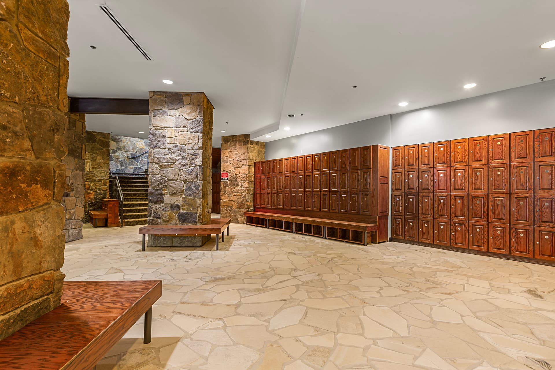 Ski lockers