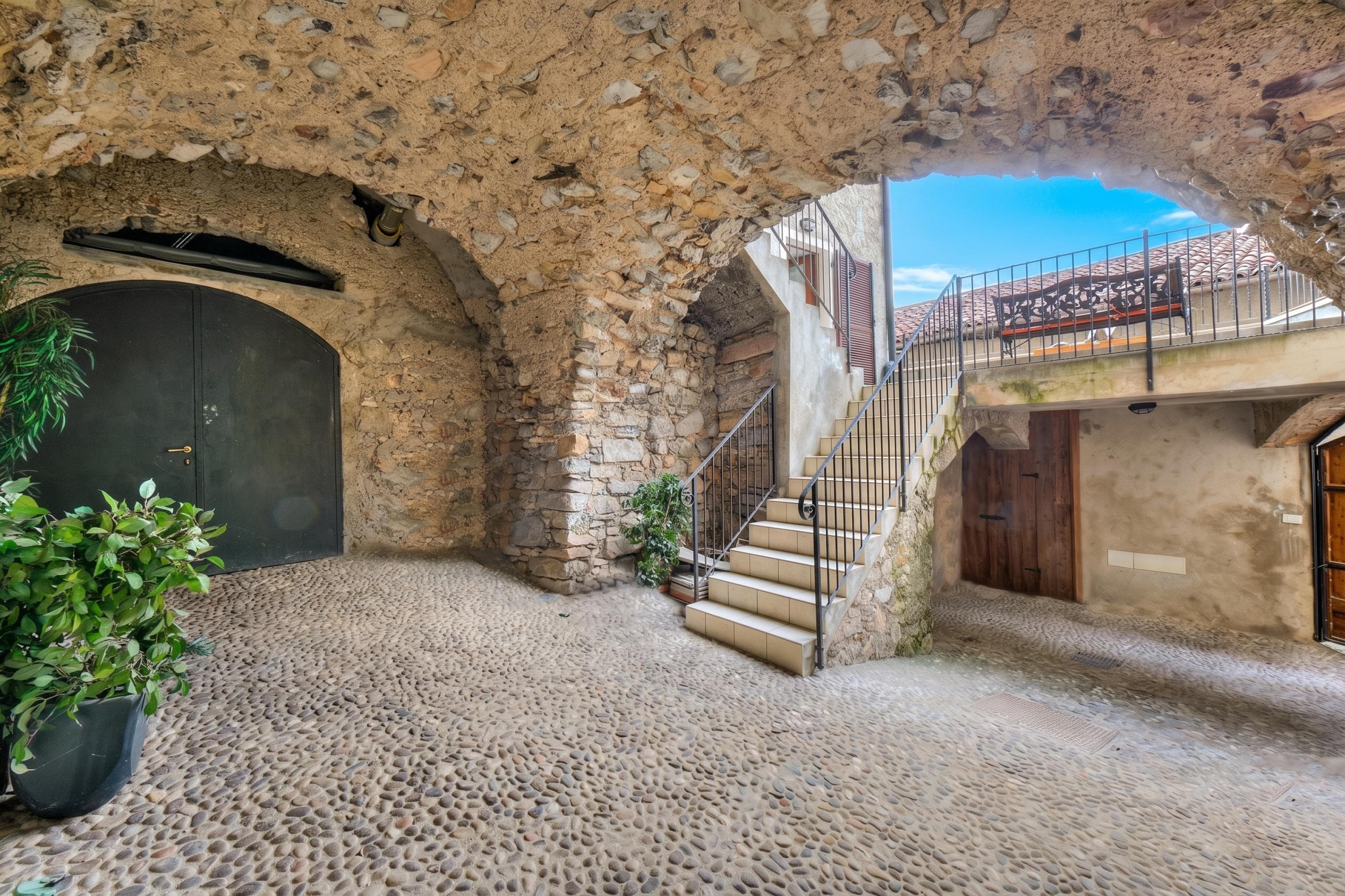 Gallery Image 17