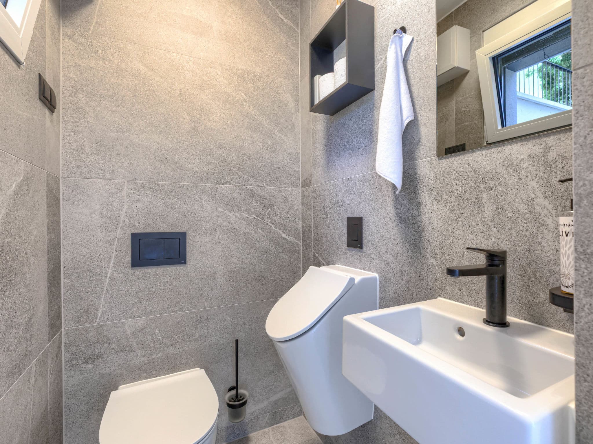 Bathroom / Wellness