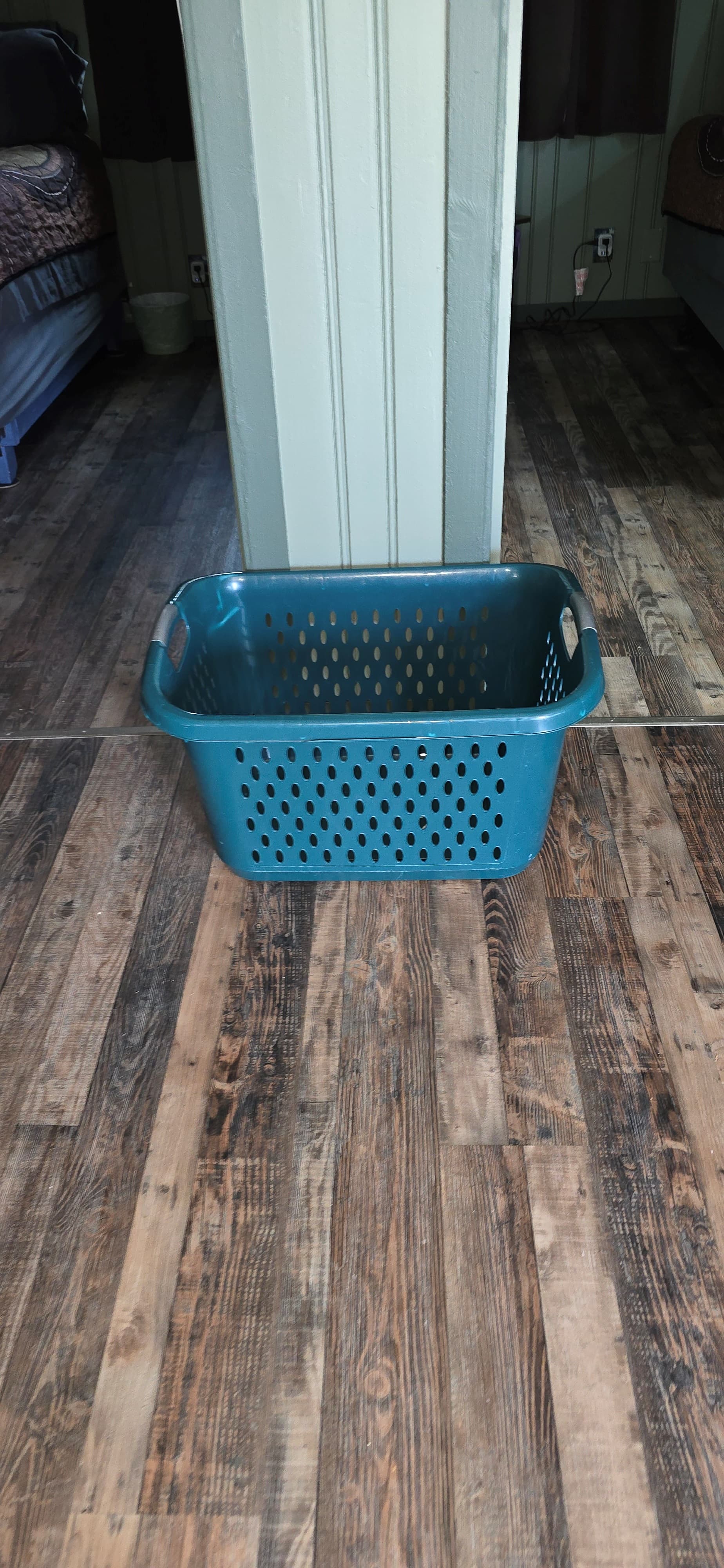 Laundry basket for Dirty linens