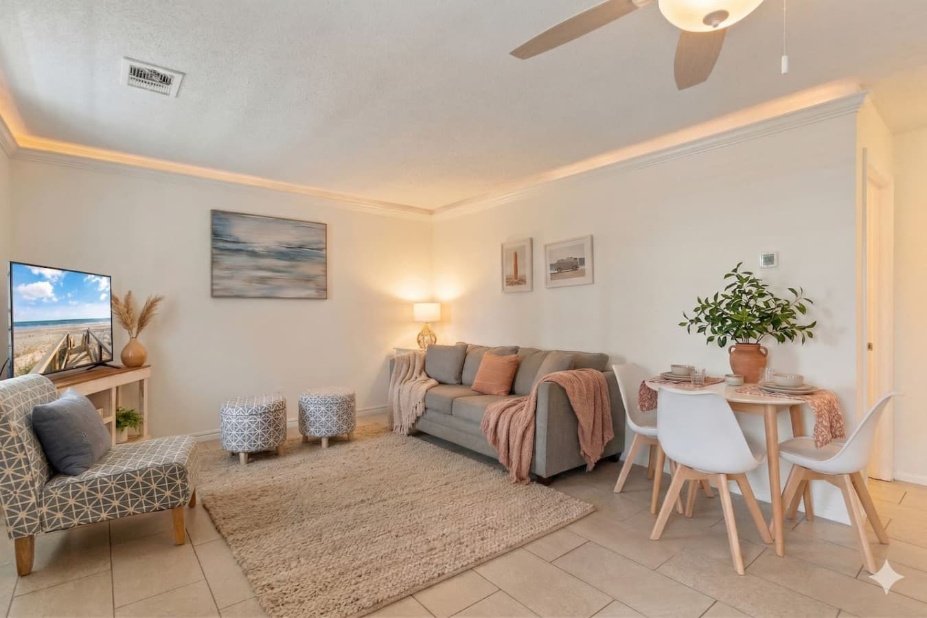 An open floor plan concept and a lovely place away from home!
*Some items used for the photoshoot only*