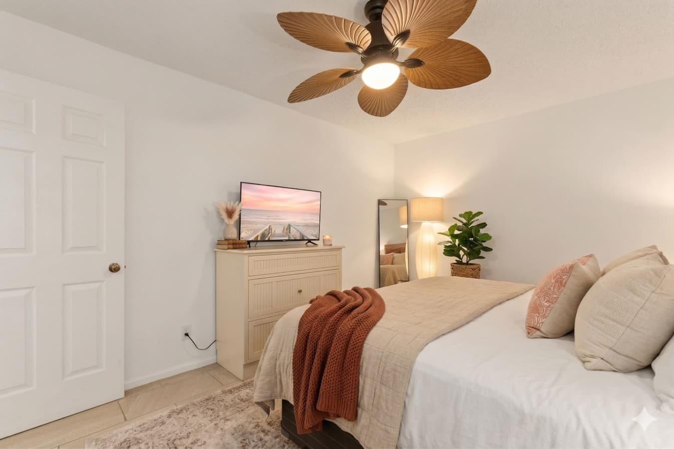 A spacious room complete with a large smart TV
*Some items used for the photoshoot only*