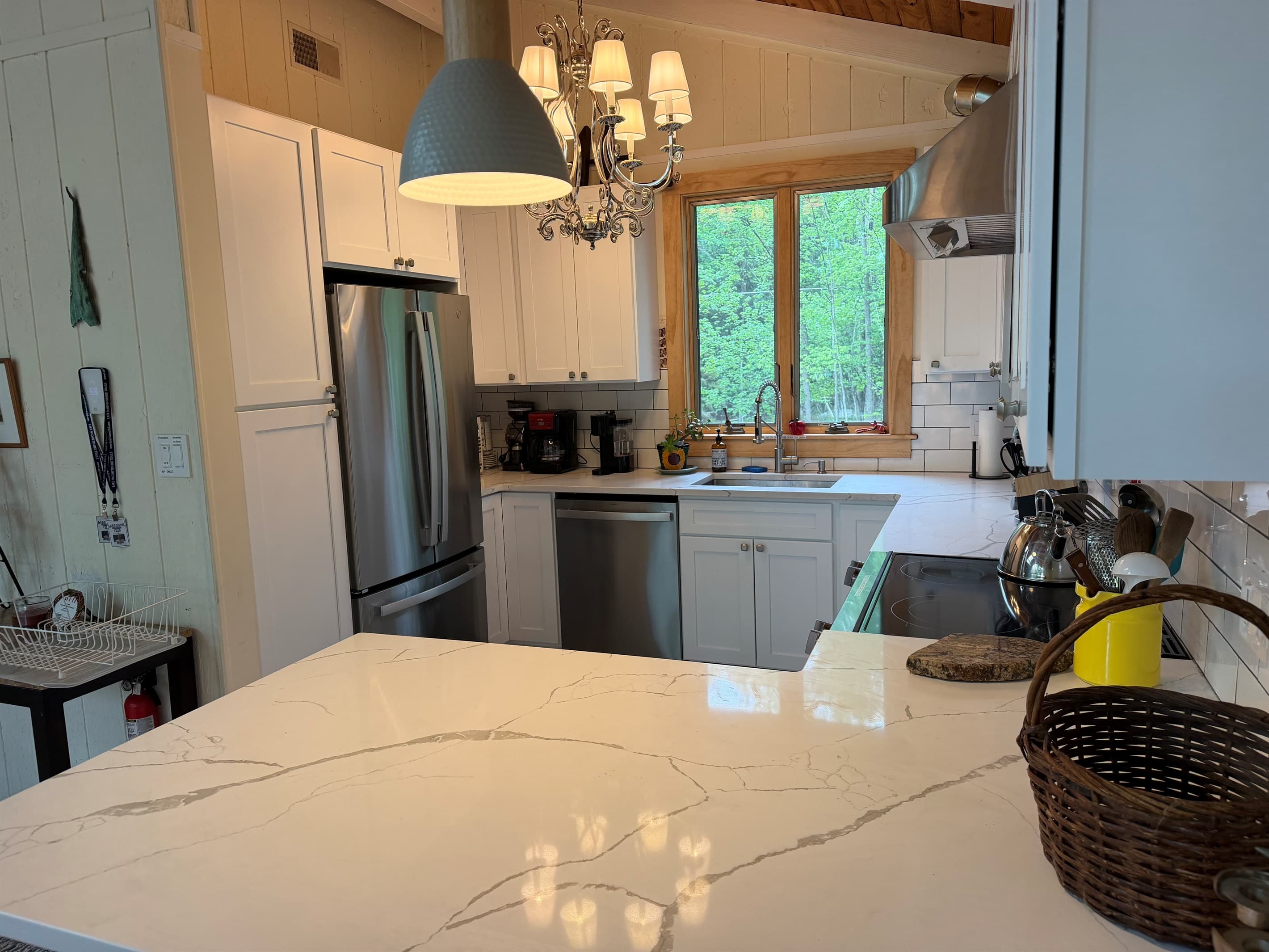 Bright Modern Kitchen