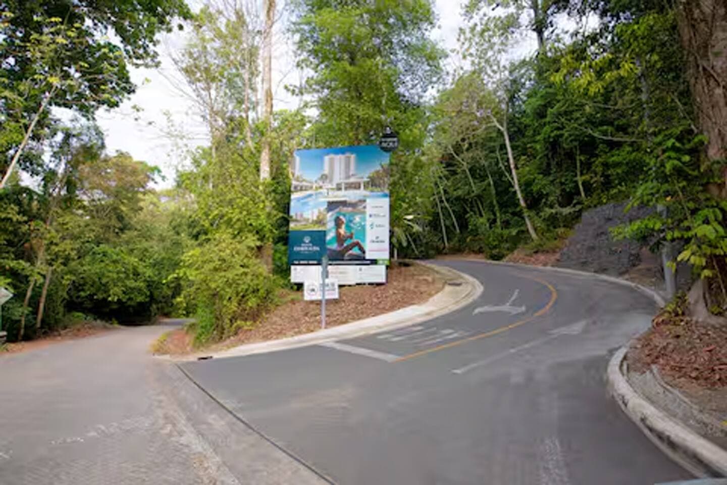 Private access road leading directly to Punta Esmeralda