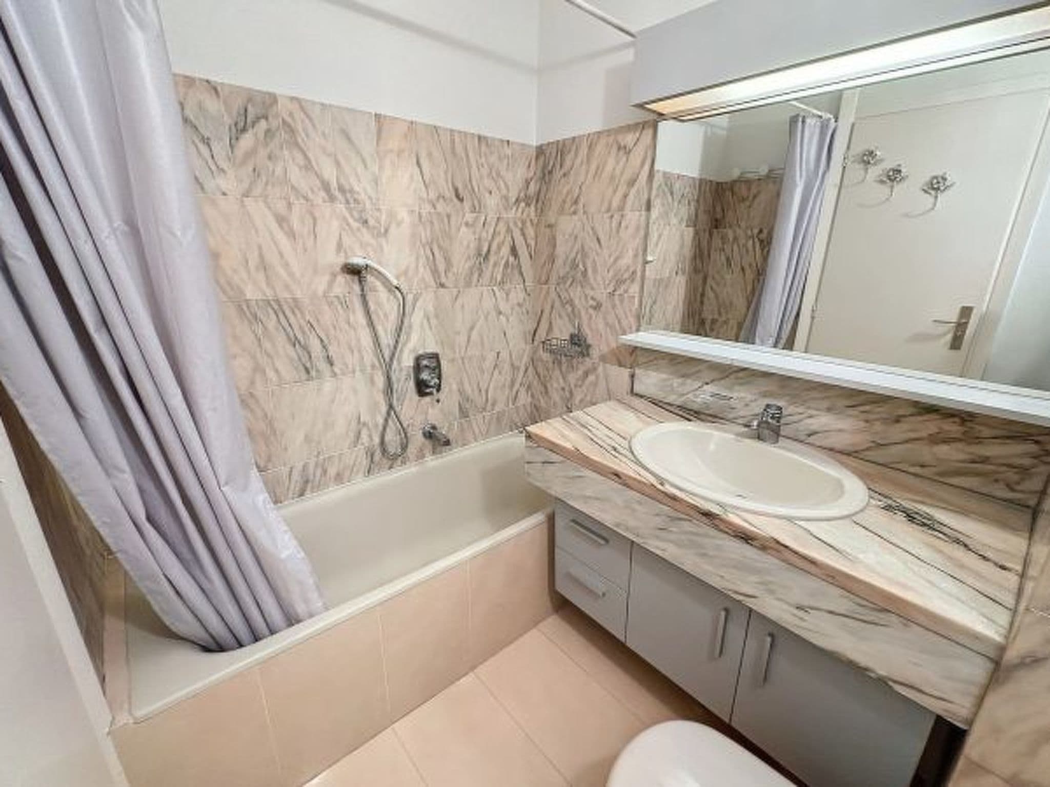 Gallery Image 21