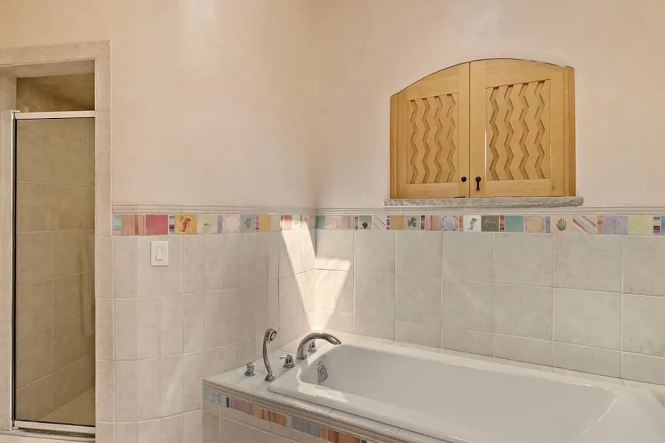 Full Bathroom Ensuite Office-Bedroom