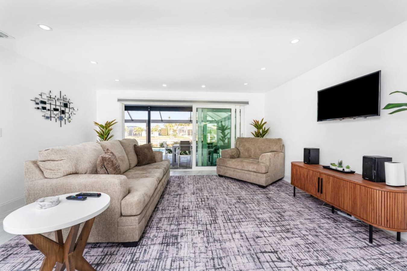 Living Room - TV - Entertainment Area - Direct Access to Lanai