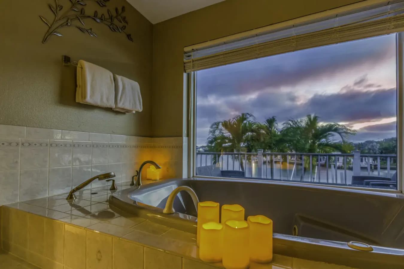 VA-us-master-bath-jetted-tub-canal.jpeg