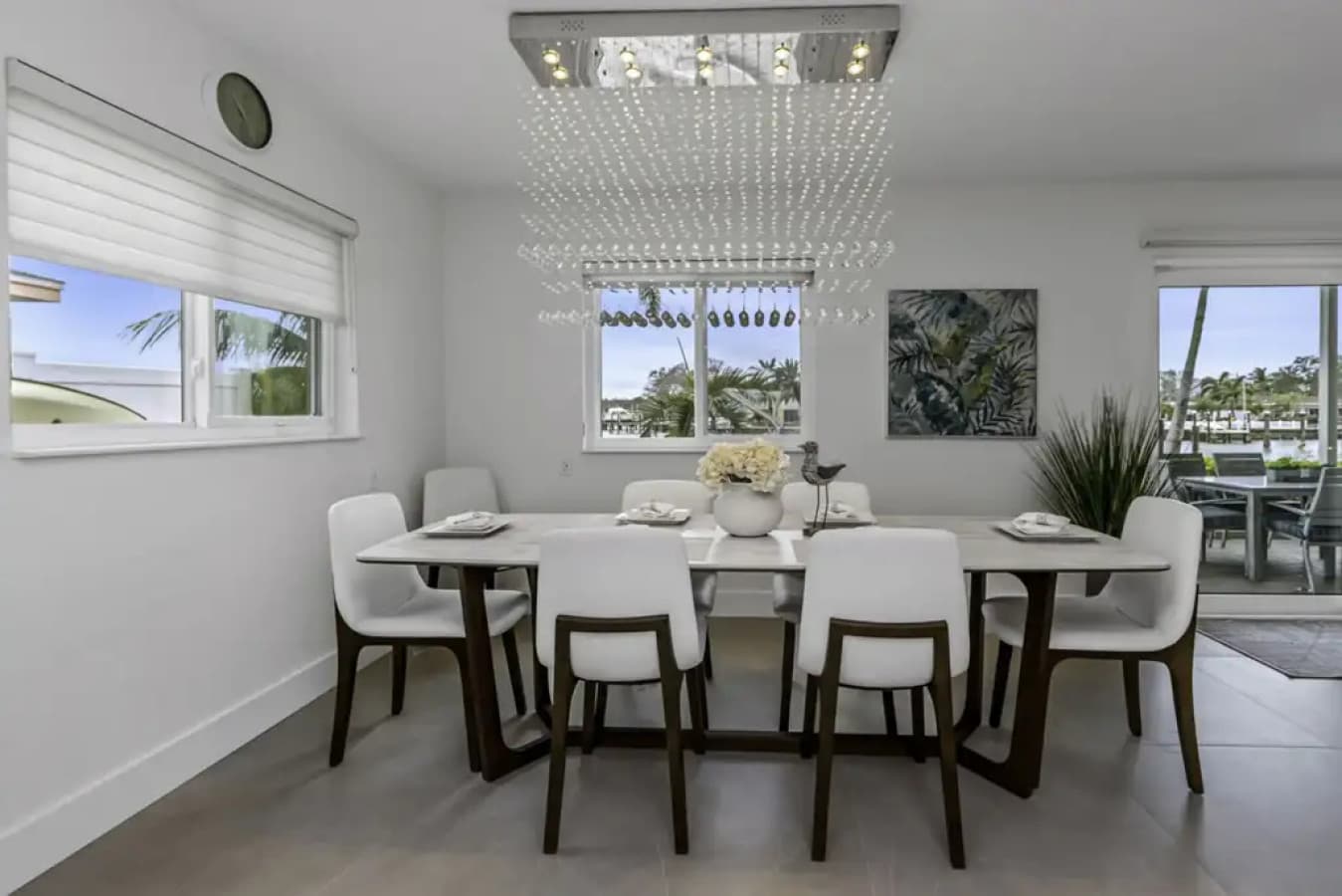 VA-indoor-dining-room.jpeg