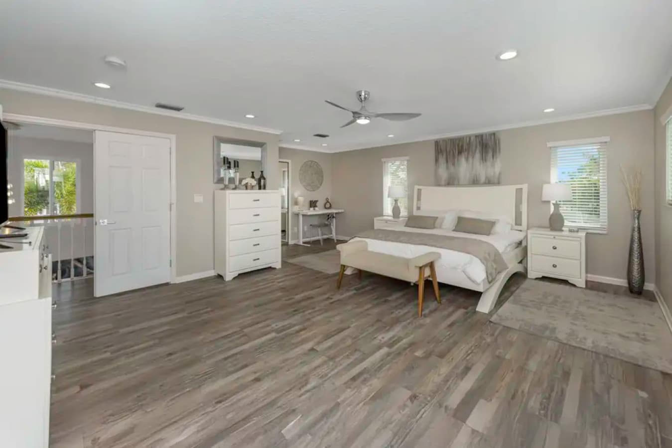 VA-upstairs-master-bedroom-3.jpeg