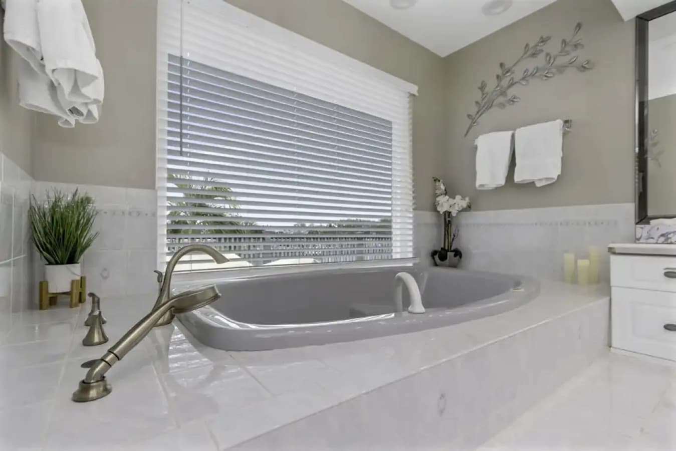 VA-US-master-bath-jetted-tub-2.jpeg