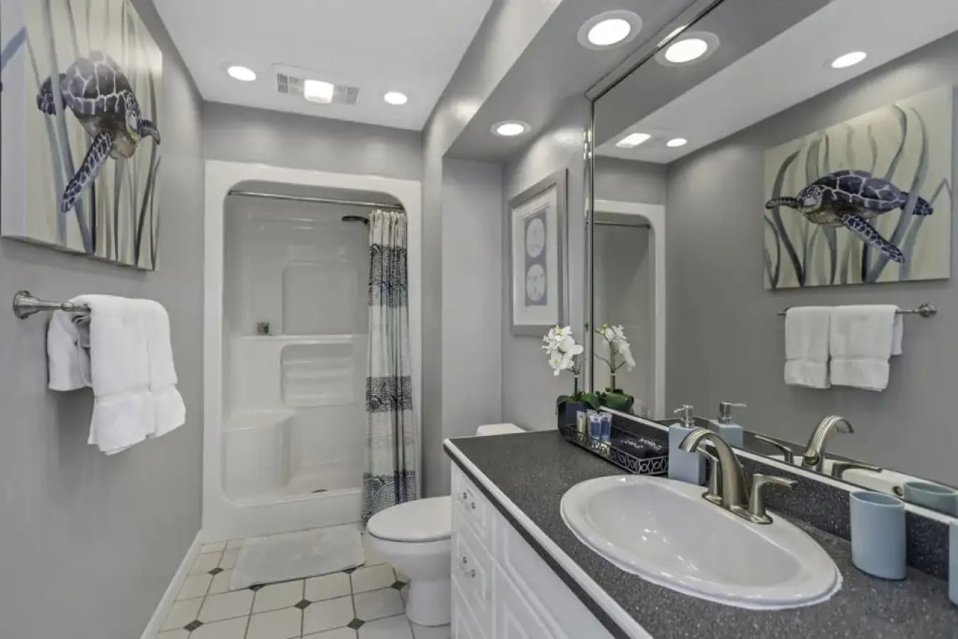 VA-US-queen-dbl-bath.jpeg
