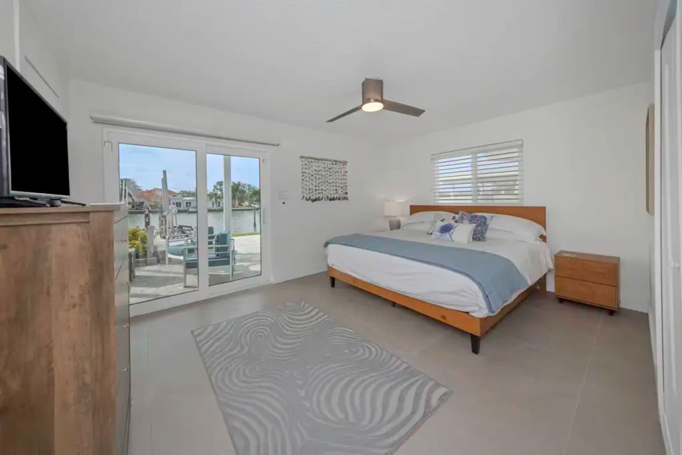 VA-DS-Master-Bedroom-Canal.jpeg