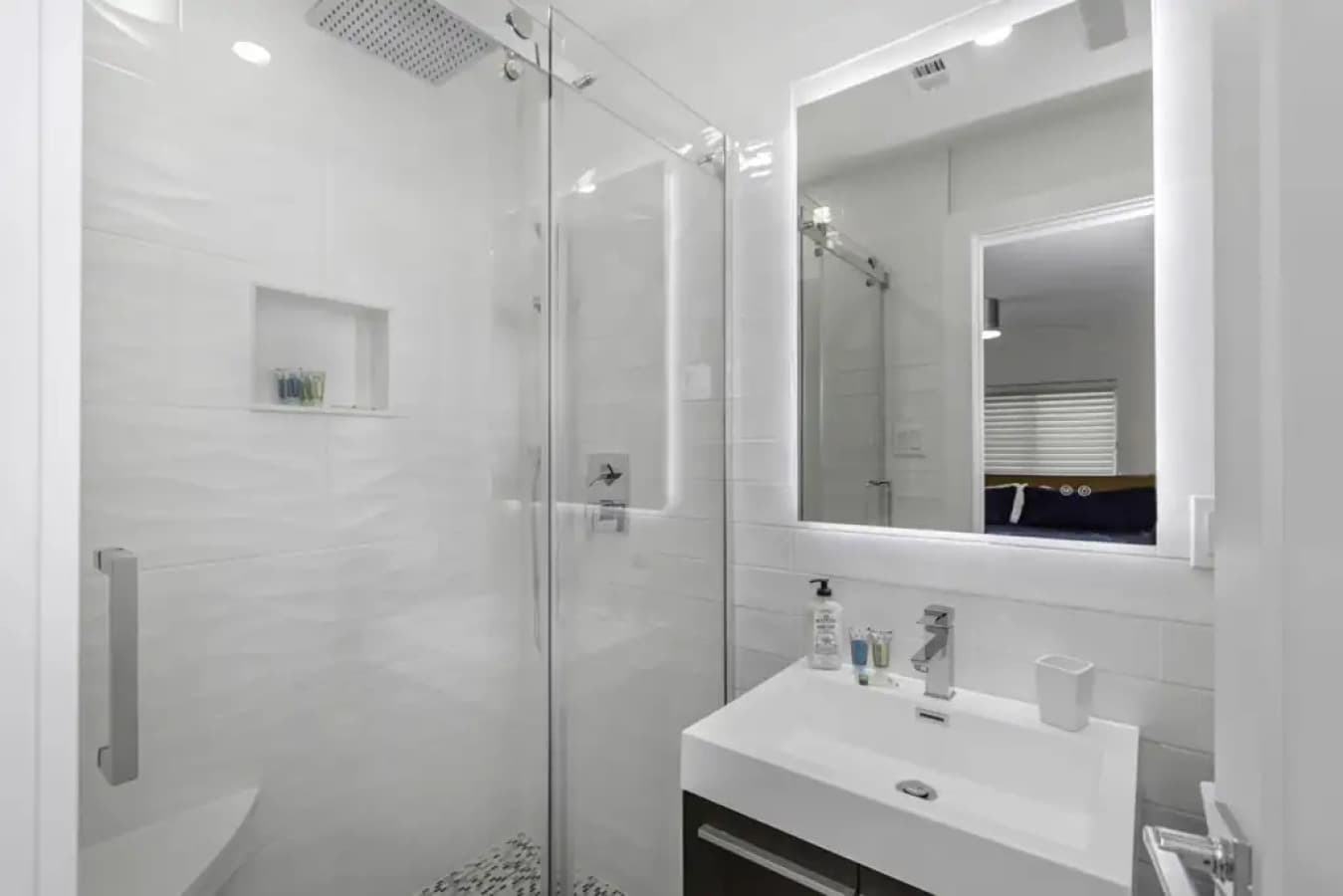 VA-DS-masther-bathroom.jpeg