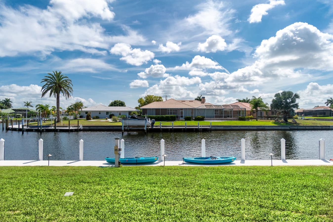 Dock along the Canal- 10 minutes to open water