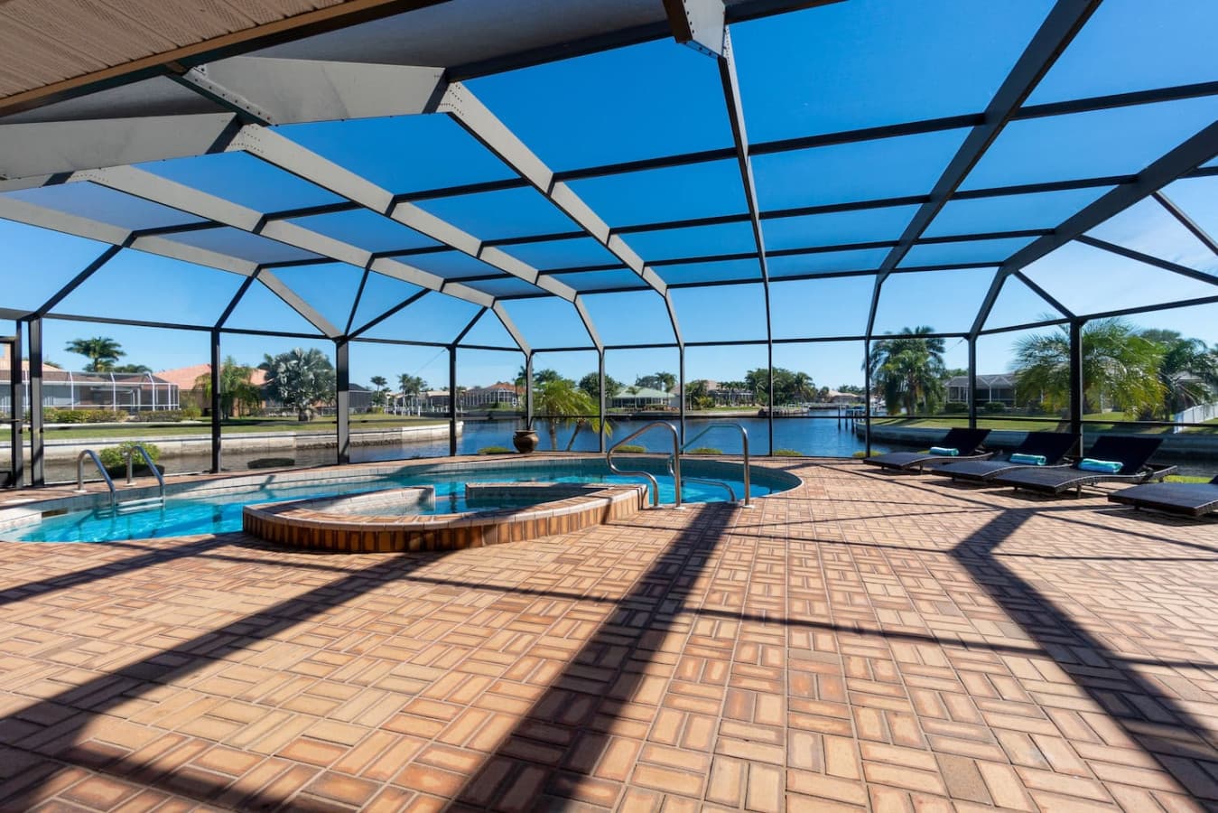 Heated Salt Water Pool/Spa/Lanai/Canal/Chaise Lounge Area