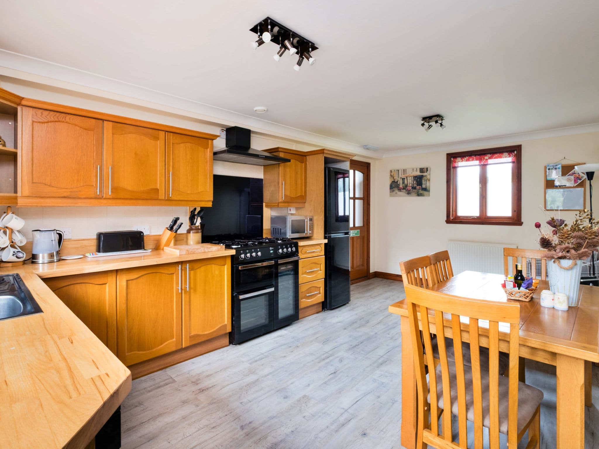 Kitchen / Dining Room