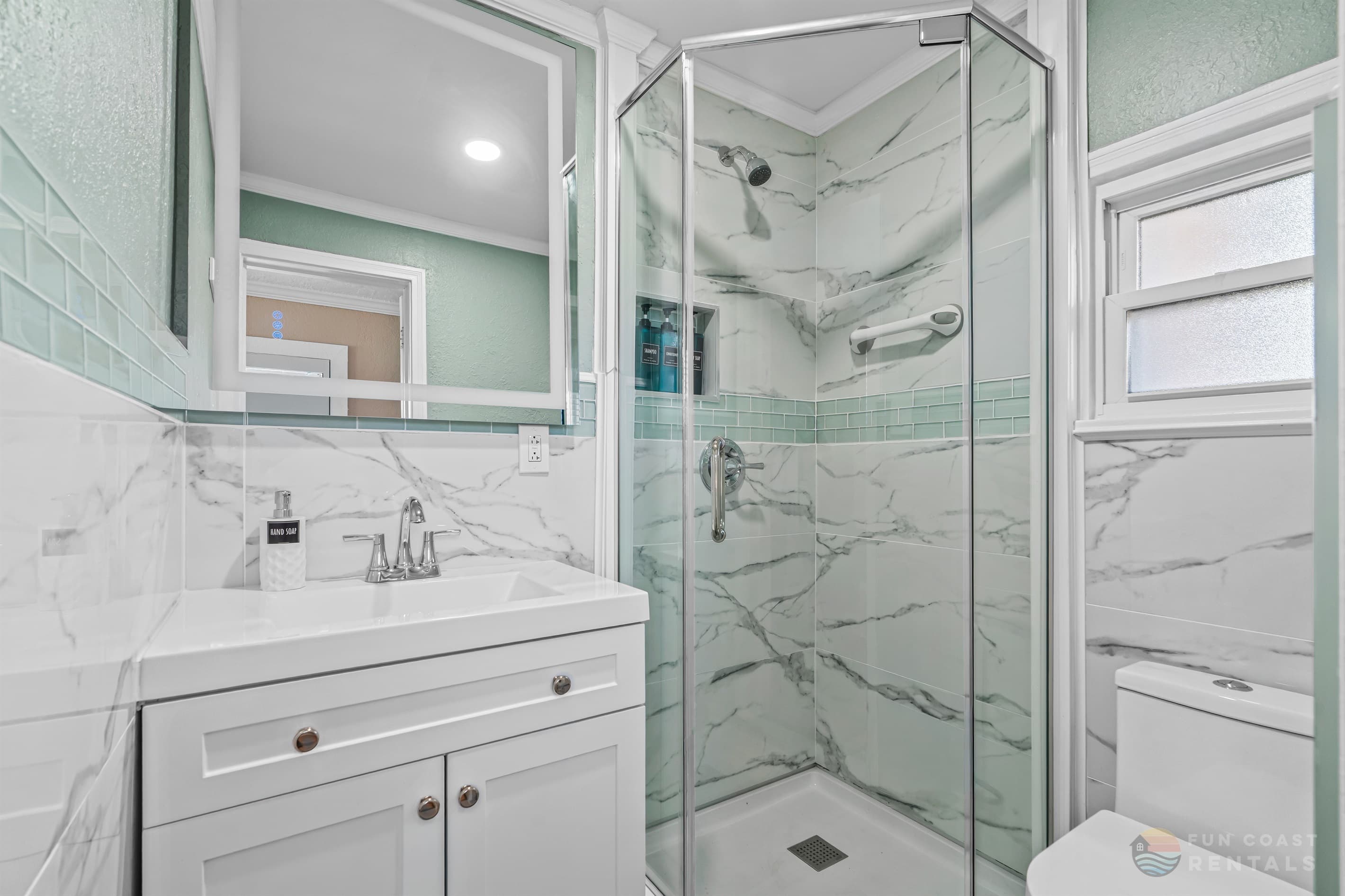 Full Bathroom with grab rail in shower!