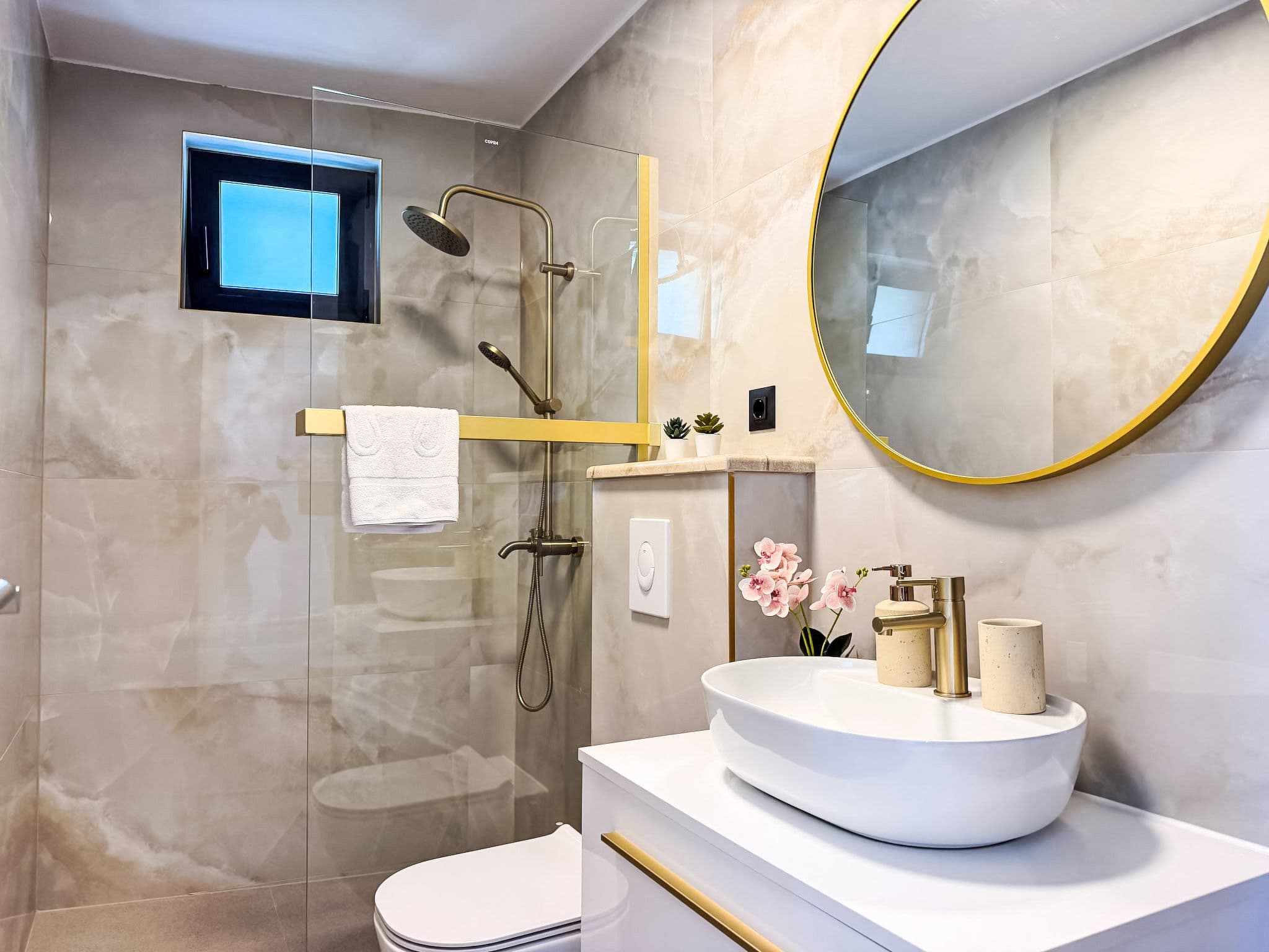 Bathroom / Wellness