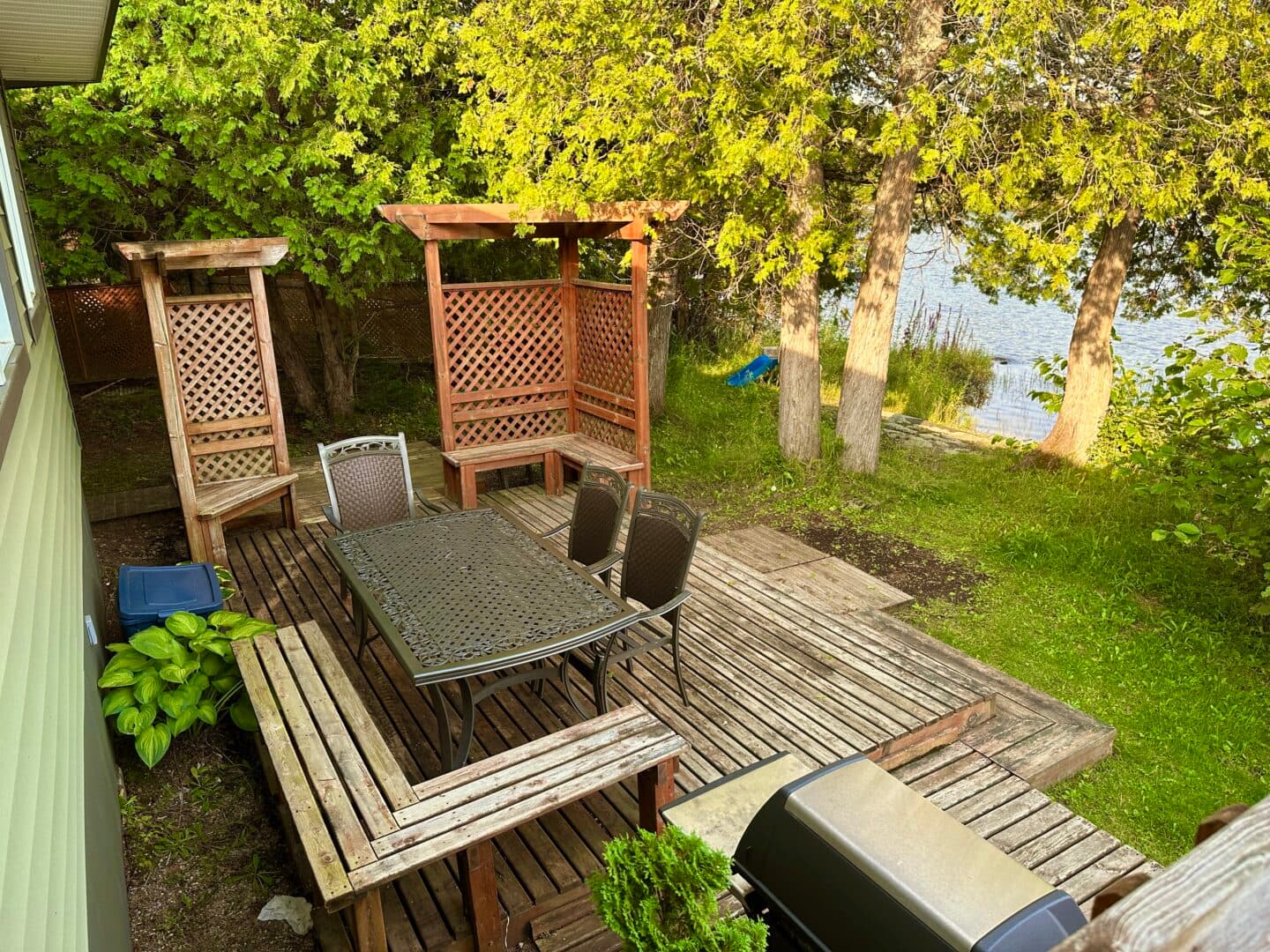 Outside Dining 