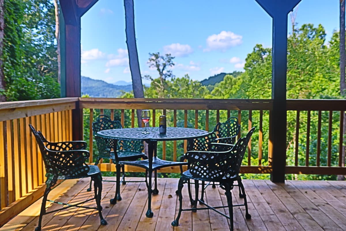 Lower deck eating area. 