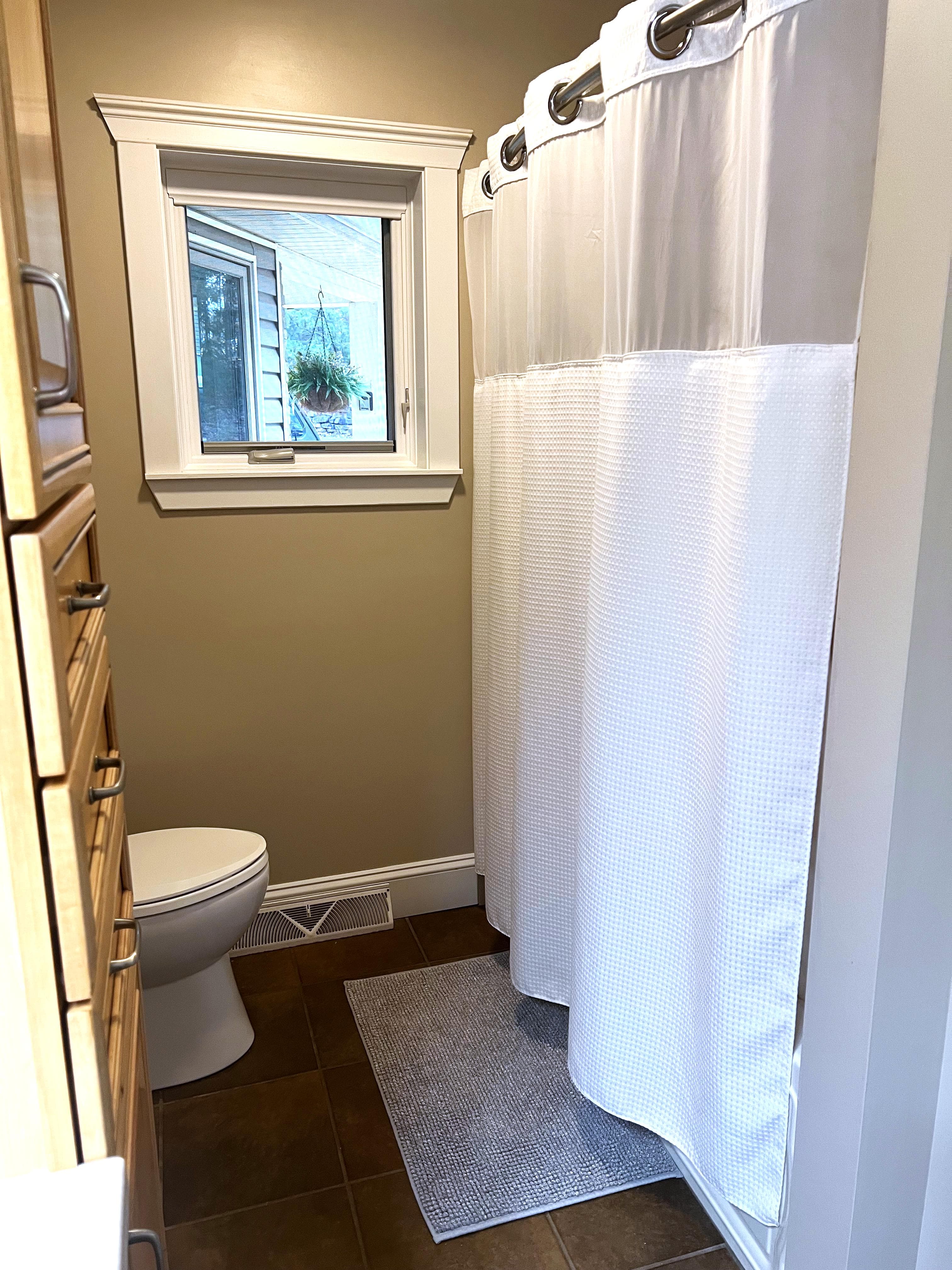 LFG Main Right Bathroom 2 - Copy