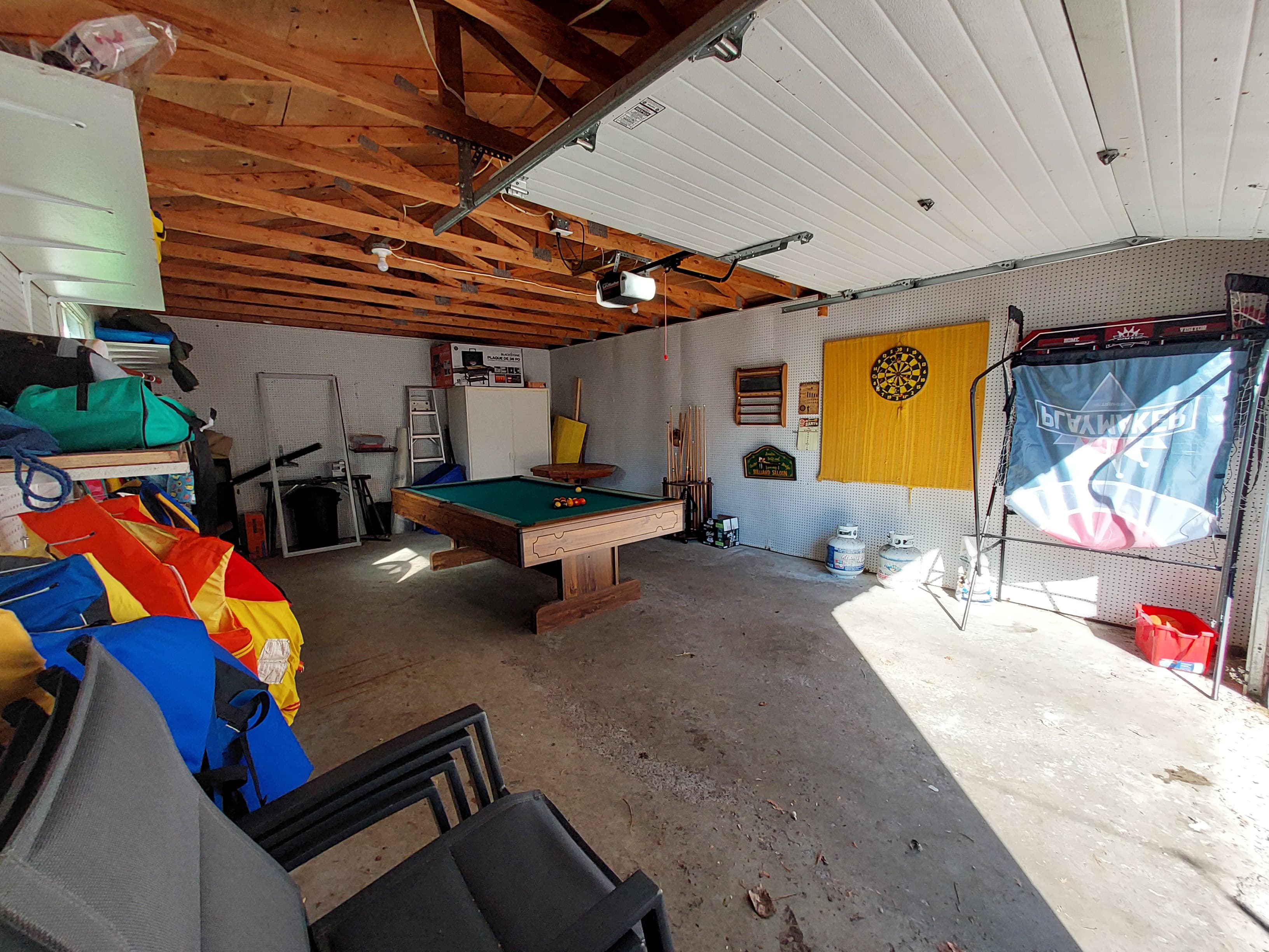 Fun for all ages. Darts, pool, basketball shooter, outdoor games including badminton, bocce ball, lawn darts, cornhole, croquet, and more! Life jackets for all ages (Not temperature controlled.)
