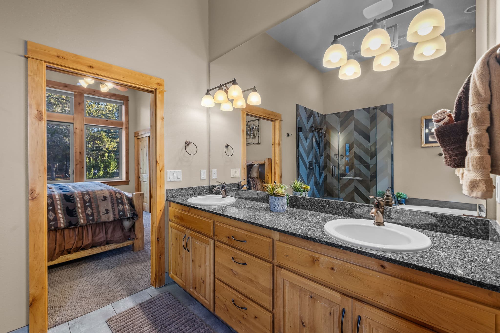 Dual Vanity Private Bath