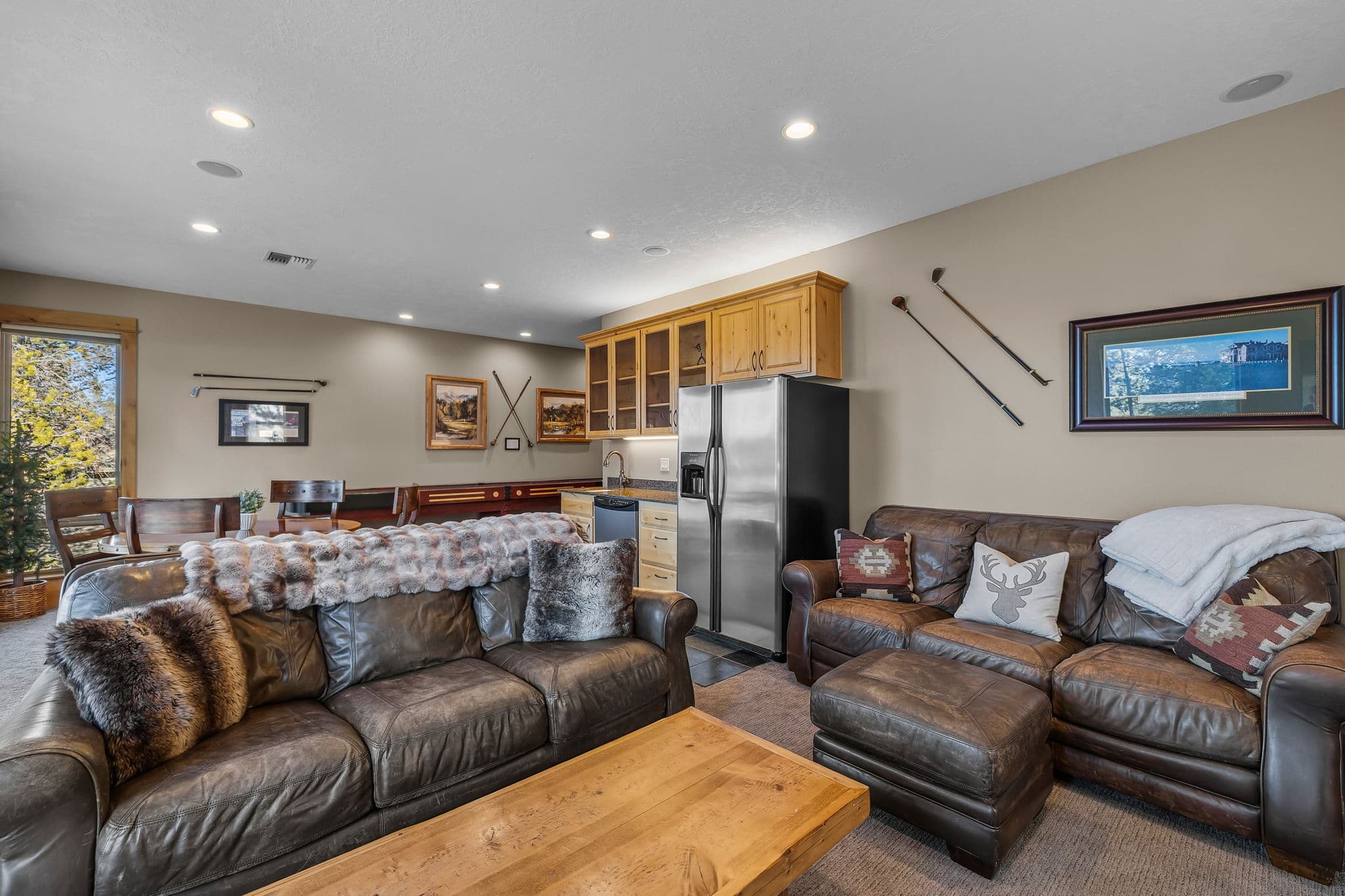 large-group-lodge-sunriver-oregon.jpg