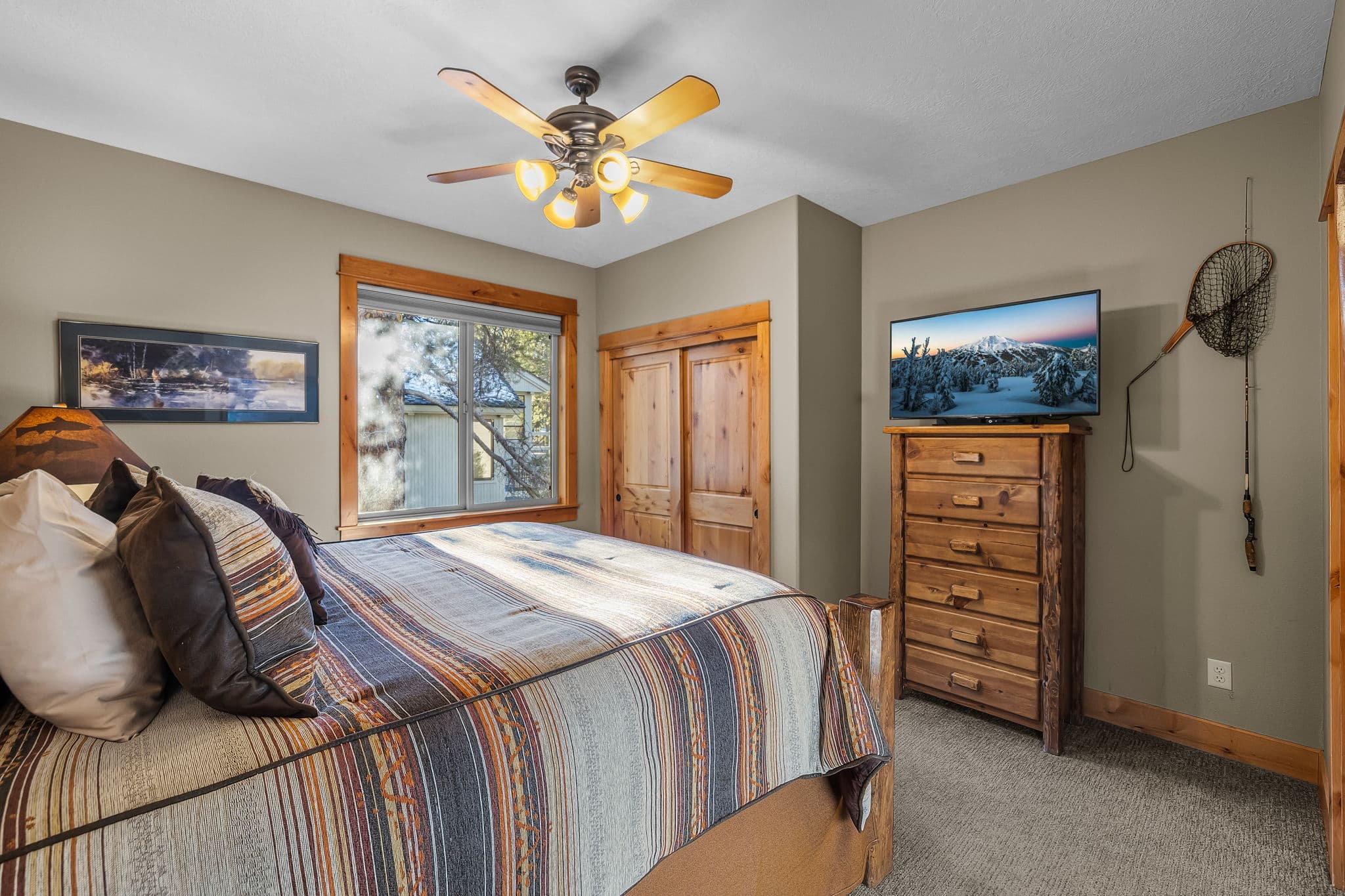 sunriver-vacation-rental-king-suite.jpg
