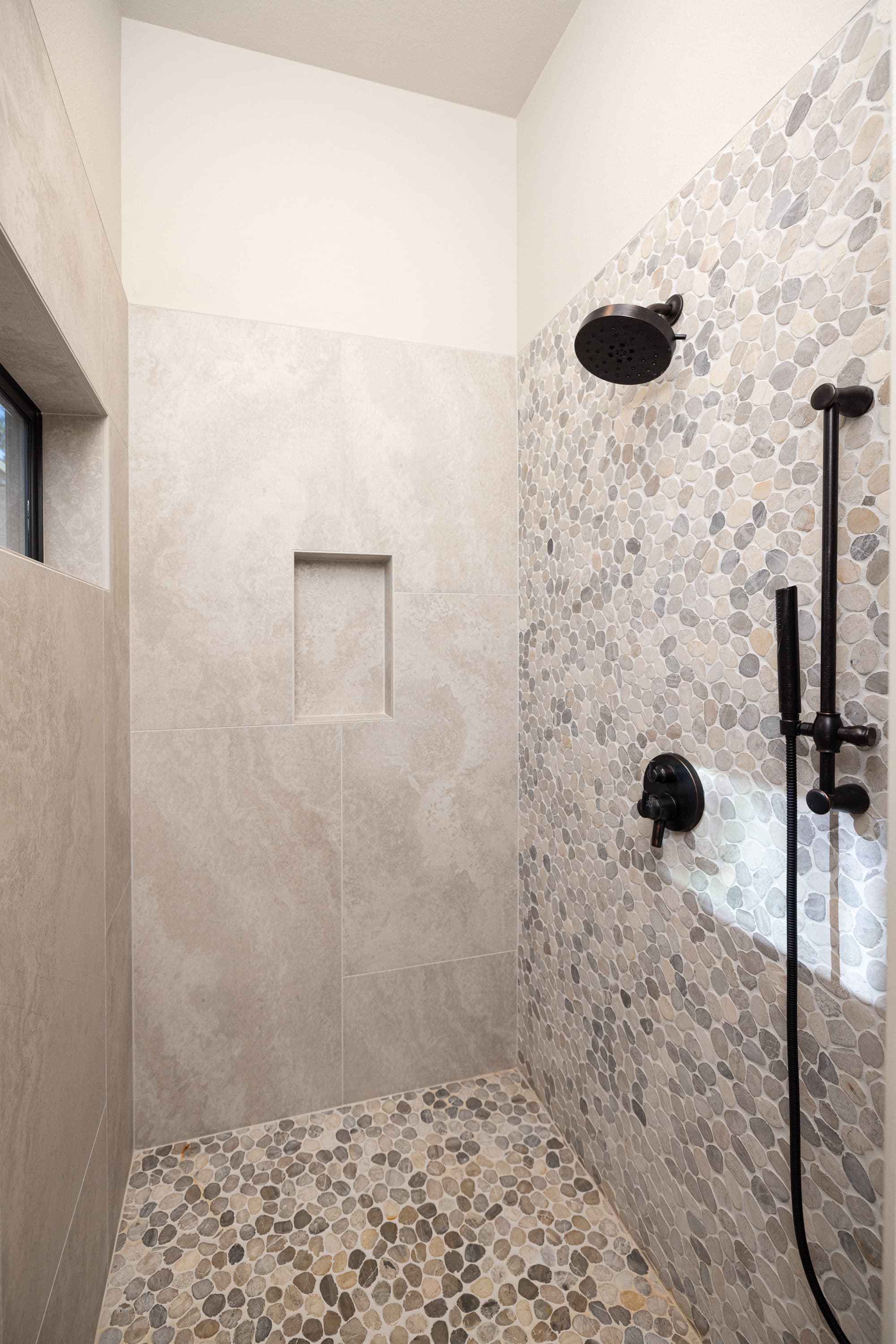 Primary Bedrooms Bath