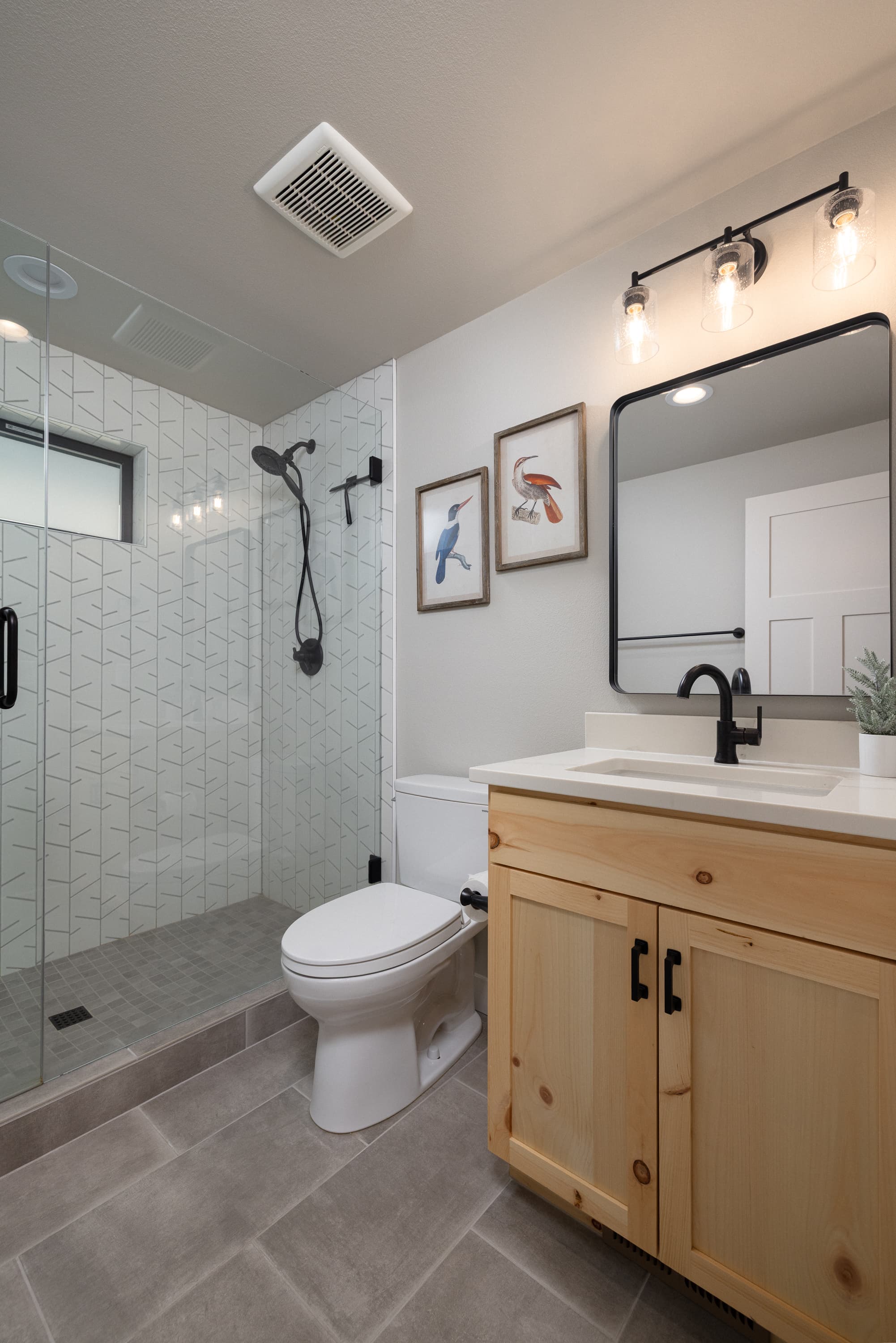 King Bedroom Bath