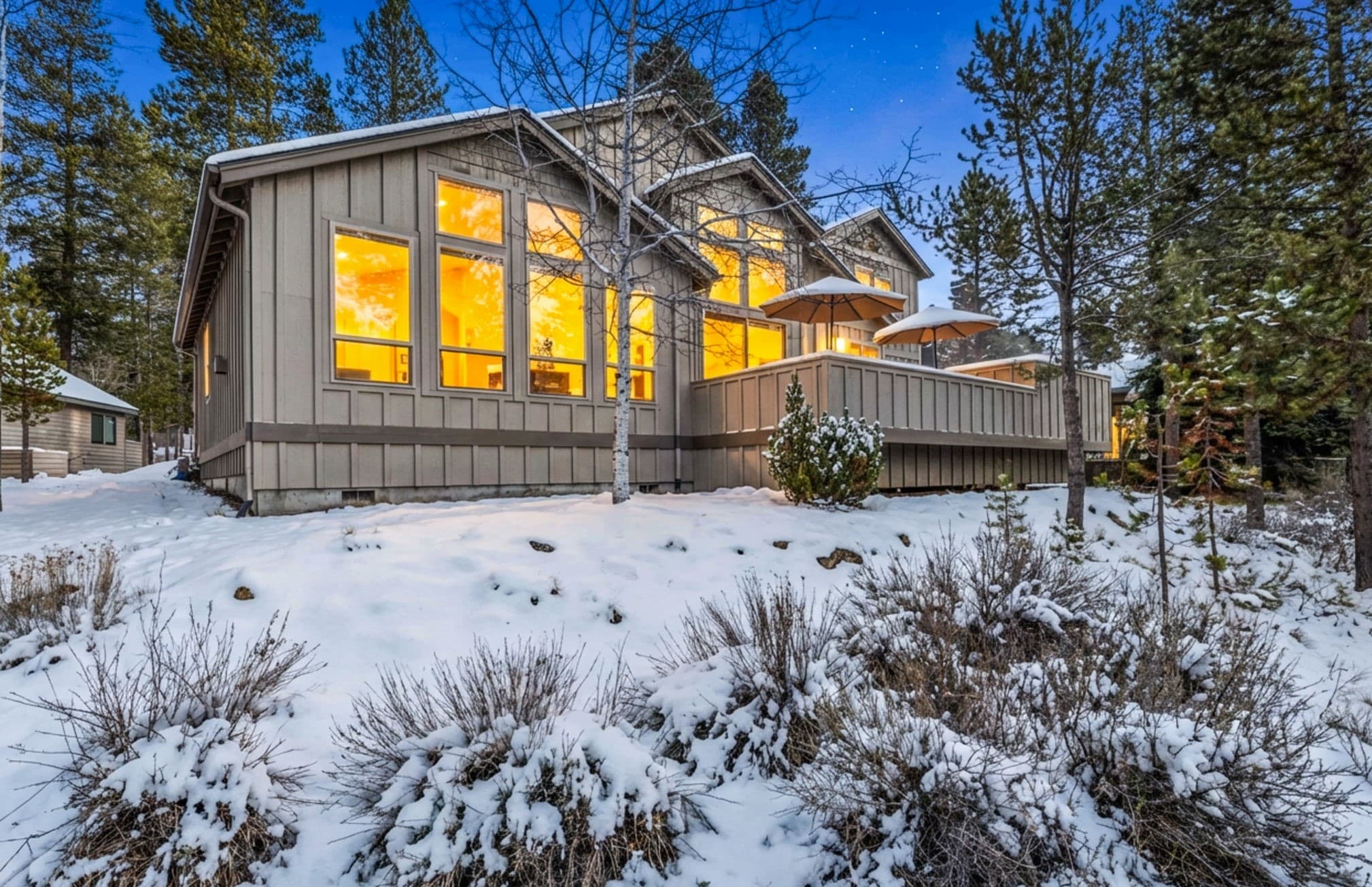 sunriver-luxury-lodge-exterior.jpg