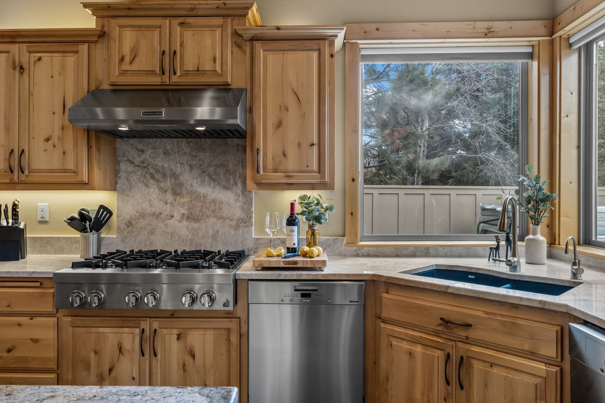 sunriver-vacation-rental-chef-kitchen.jpg