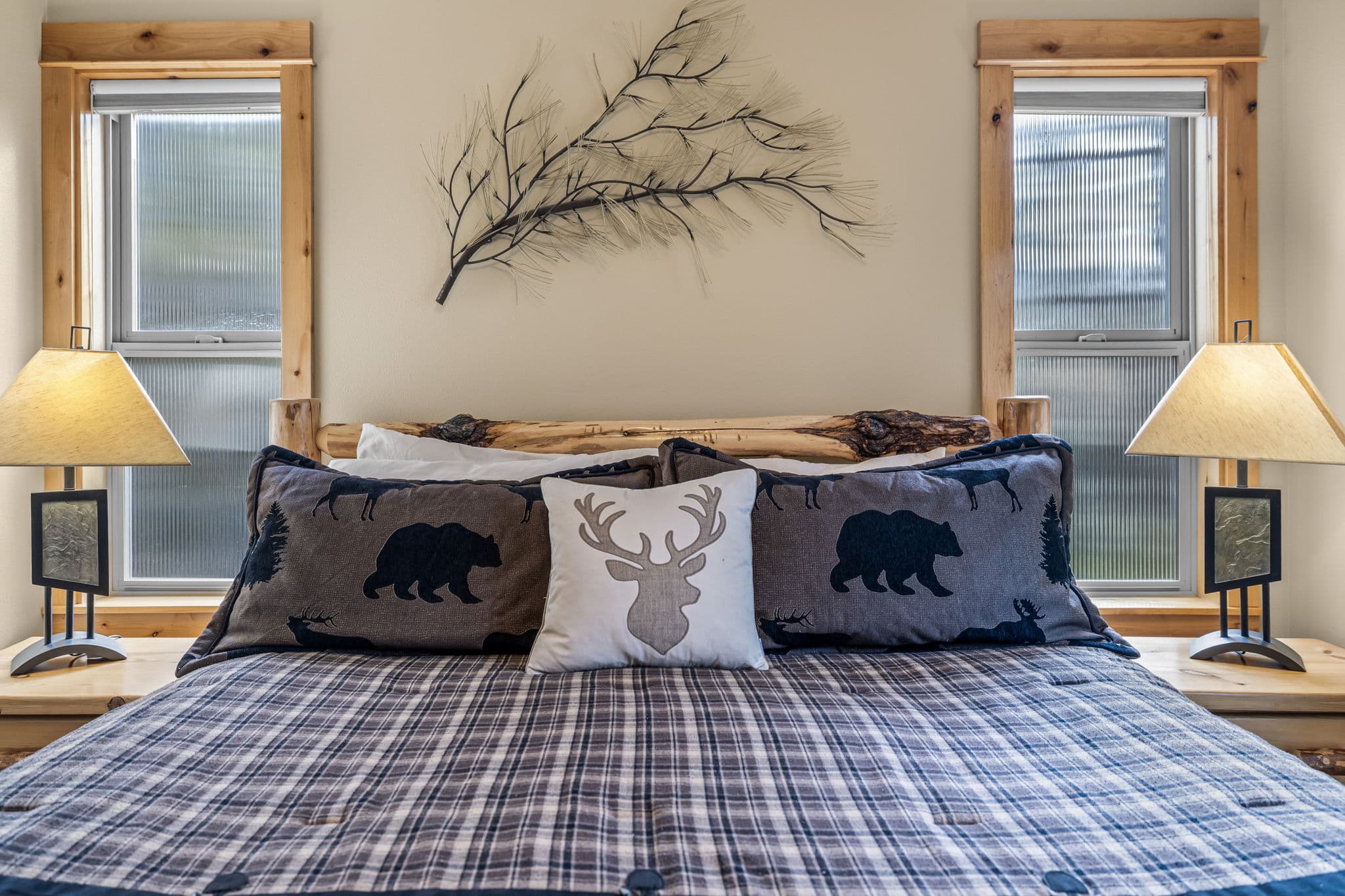 sunriver-vacation-rental-king-suite.jpg