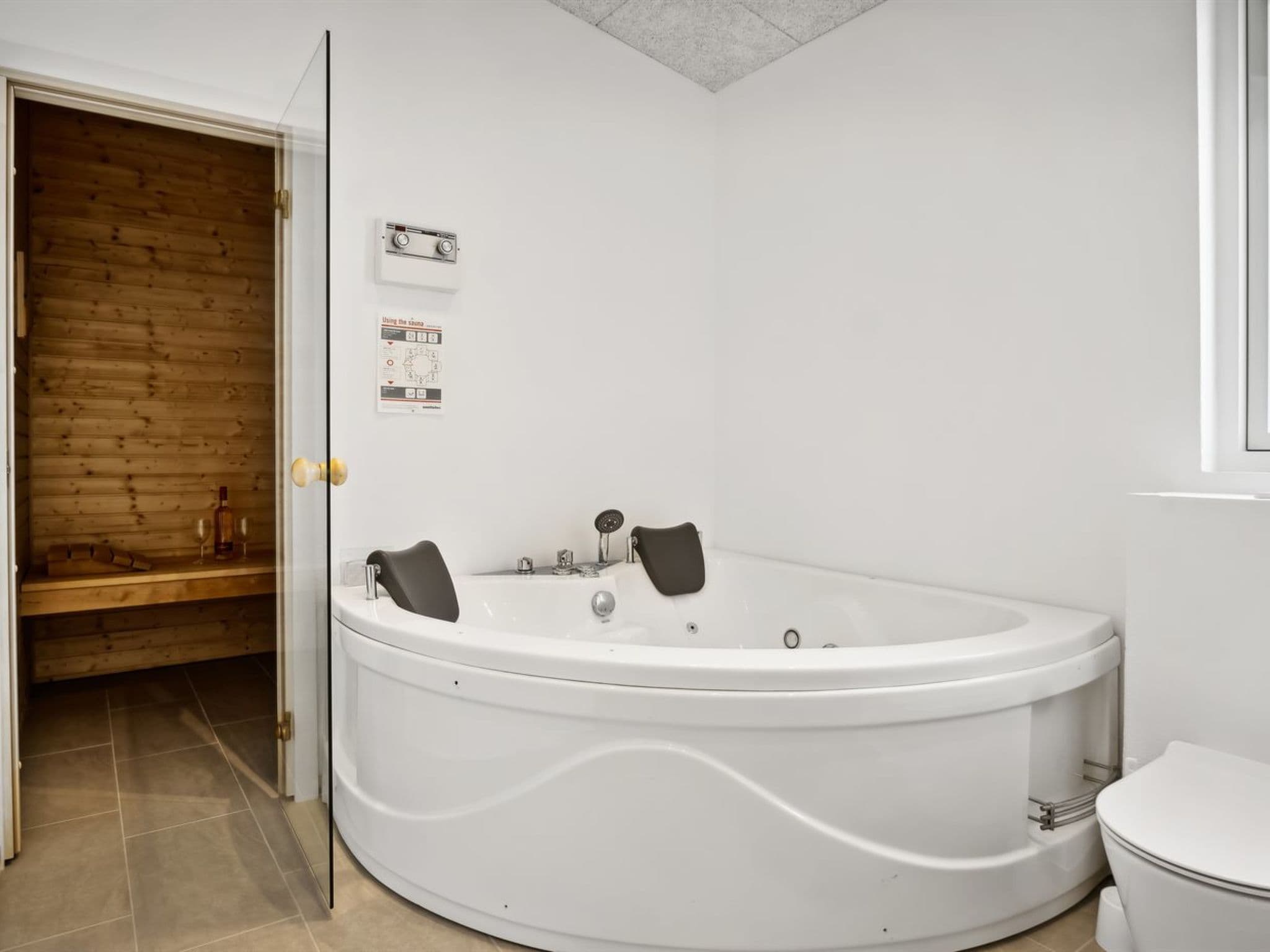 Bathroom / Wellness